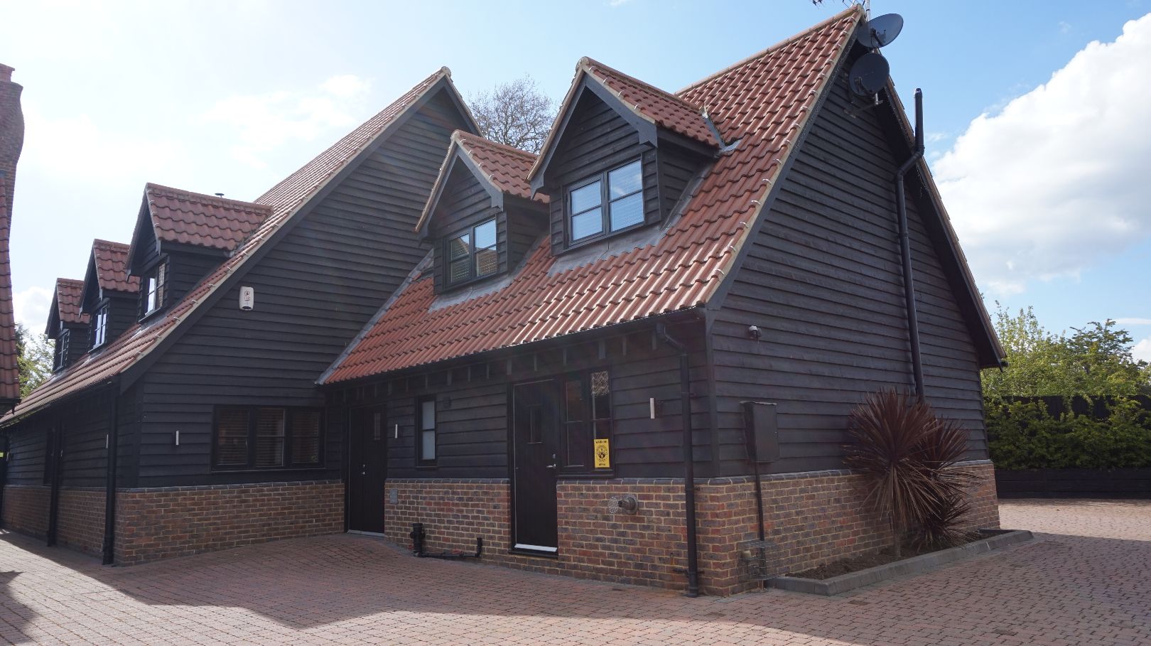 4 bed detached house to rent in London Road, Stanford Rivers, Ongar