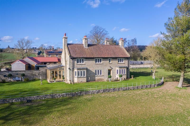 5 bed detached house for sale in Starfitts Lane, Kirkbymoorside, York
