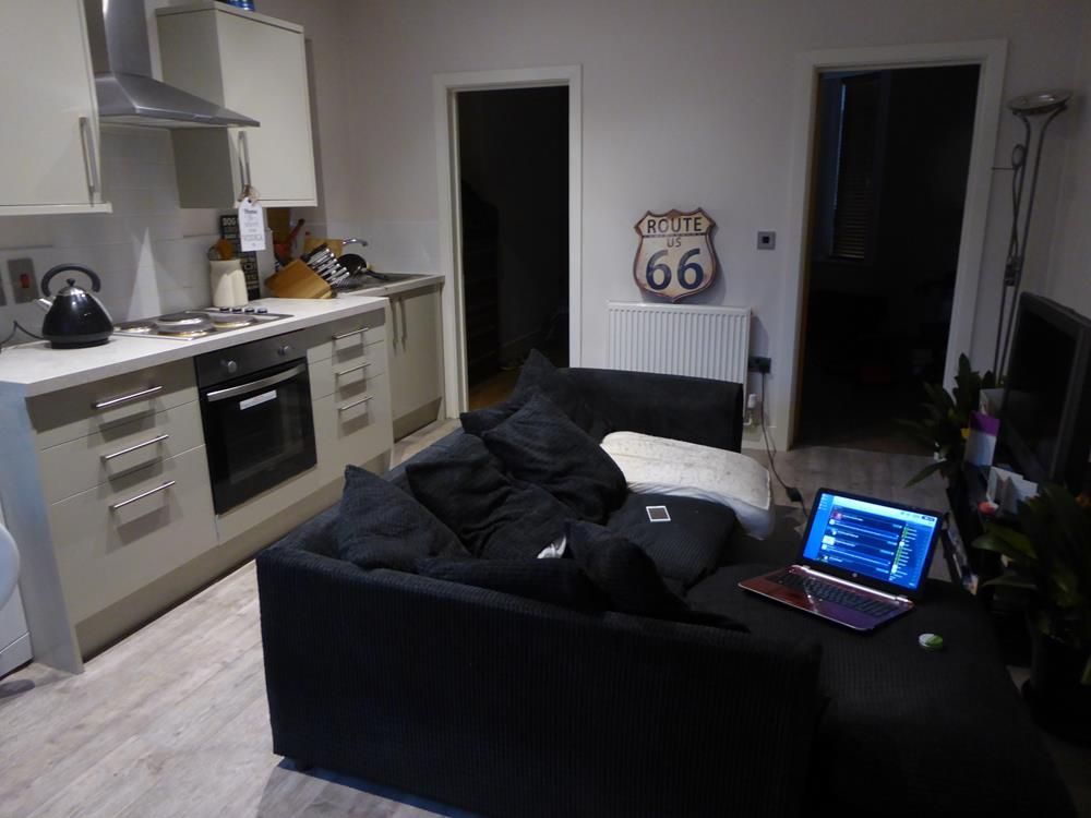 2 bed flat to rent in Flat Warwick Avenue, Bedford MK40 Zoopla