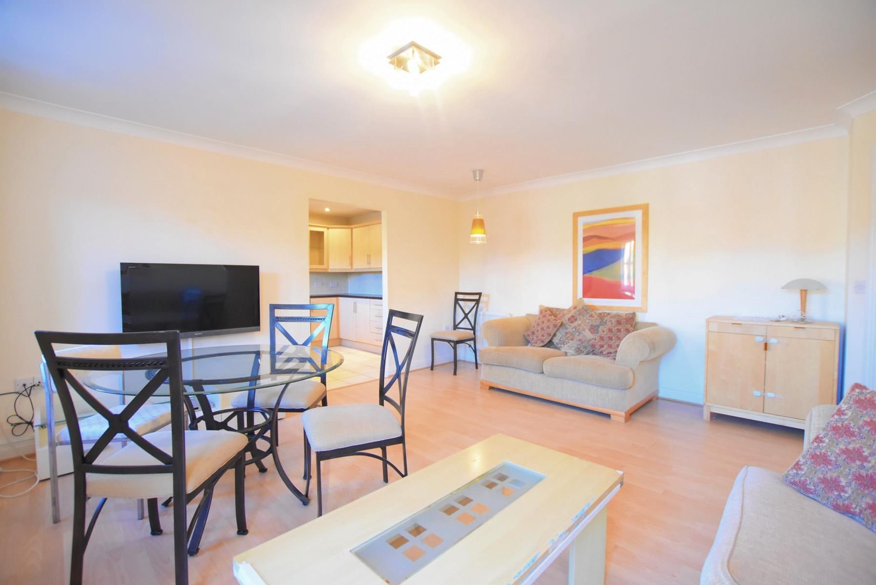 2 bed flat to rent in Shillingford Close, Lidbury Square, London NW7