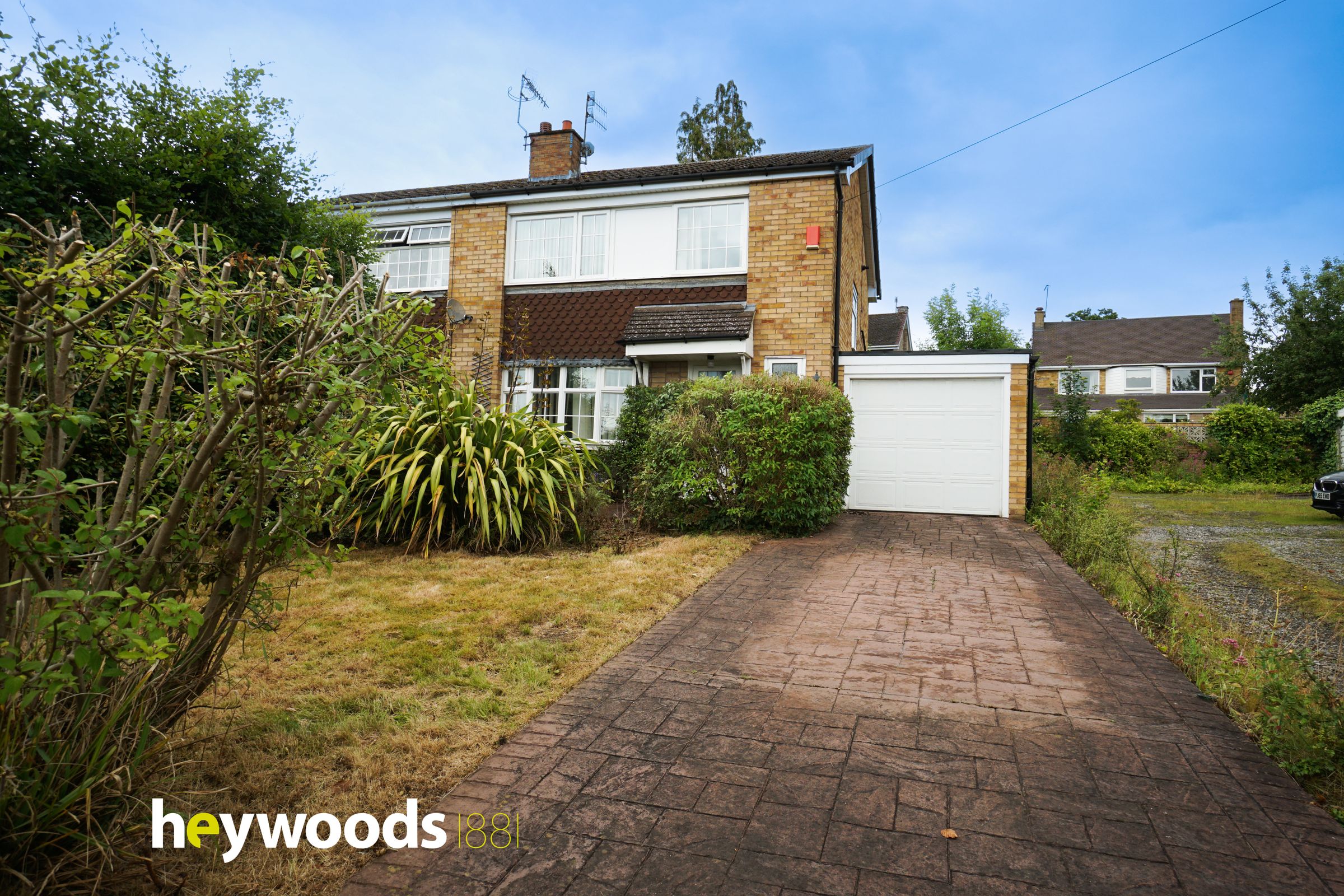 3 bed semidetached house for sale in Trentham Gardens Close, StokeOn