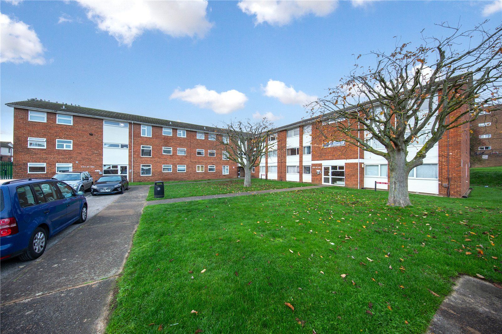 2 bed flat for sale in Handcross Road, Luton, Bedfordshire LU2 Zoopla