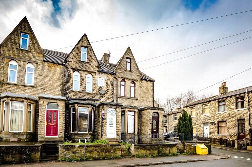 3 bed terraced house for sale in Church Street, Moldgreen, Huddersfield