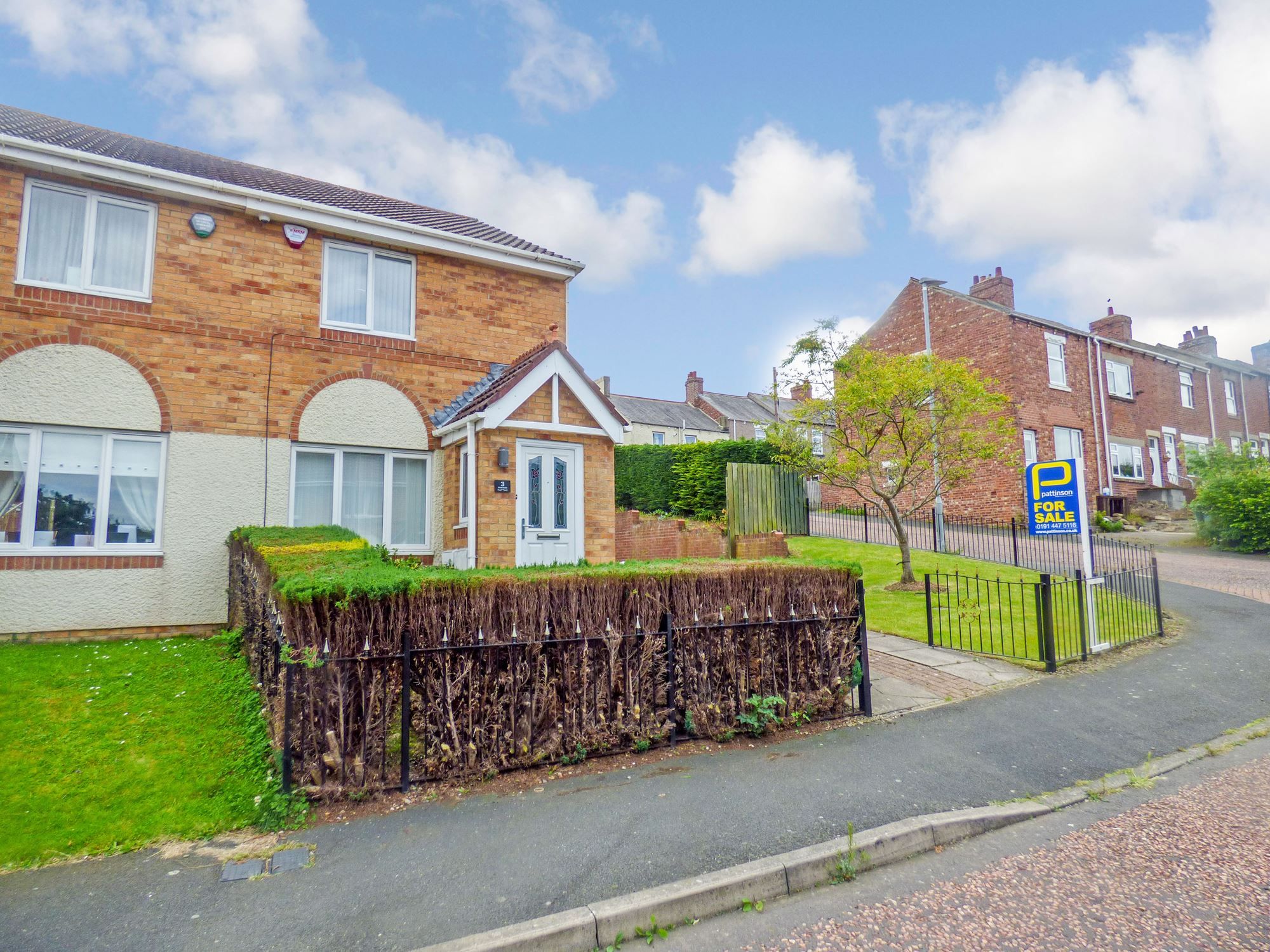 2 bed semidetached house for sale in Cowell Grove, Highfield, Rowlands