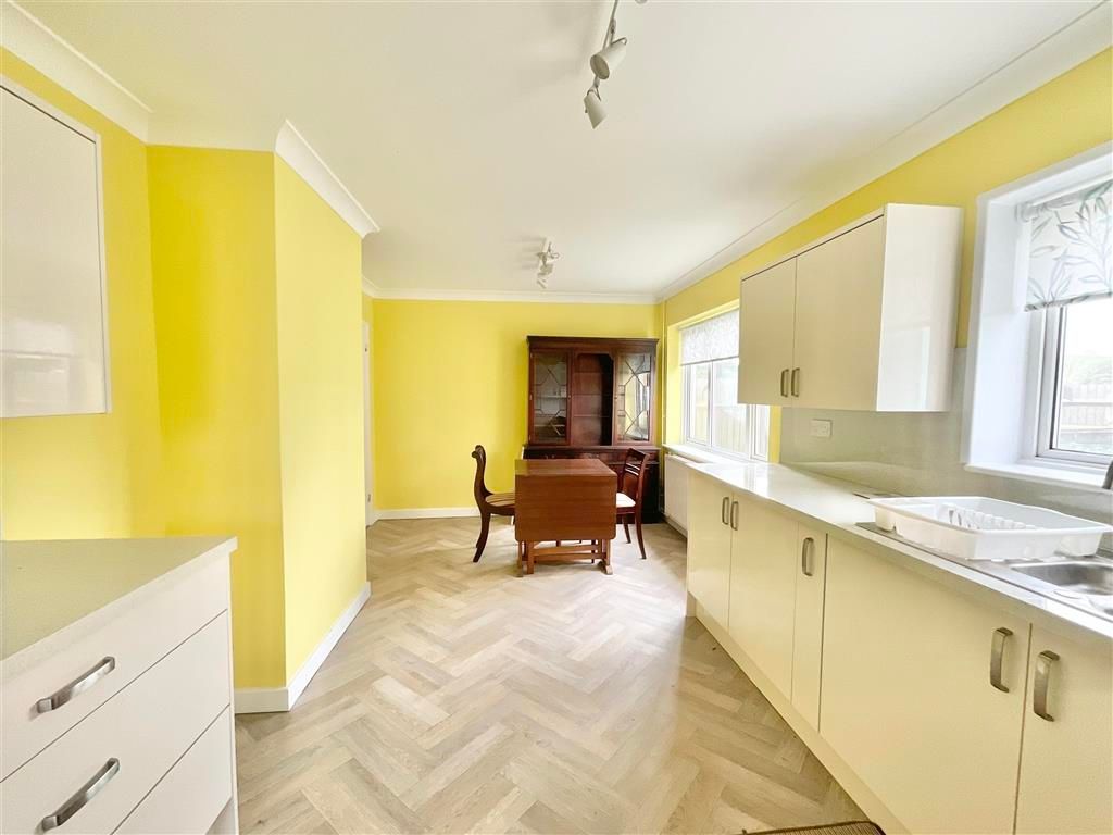 3 bed semidetached house for sale in Dunkirk Close, Dymchurch, Romney