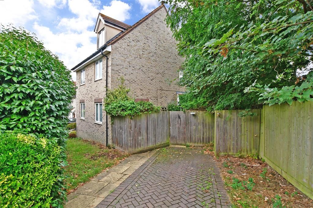 4 bed town house for sale in Sutton Heights, Maidstone, Kent ME15 Zoopla