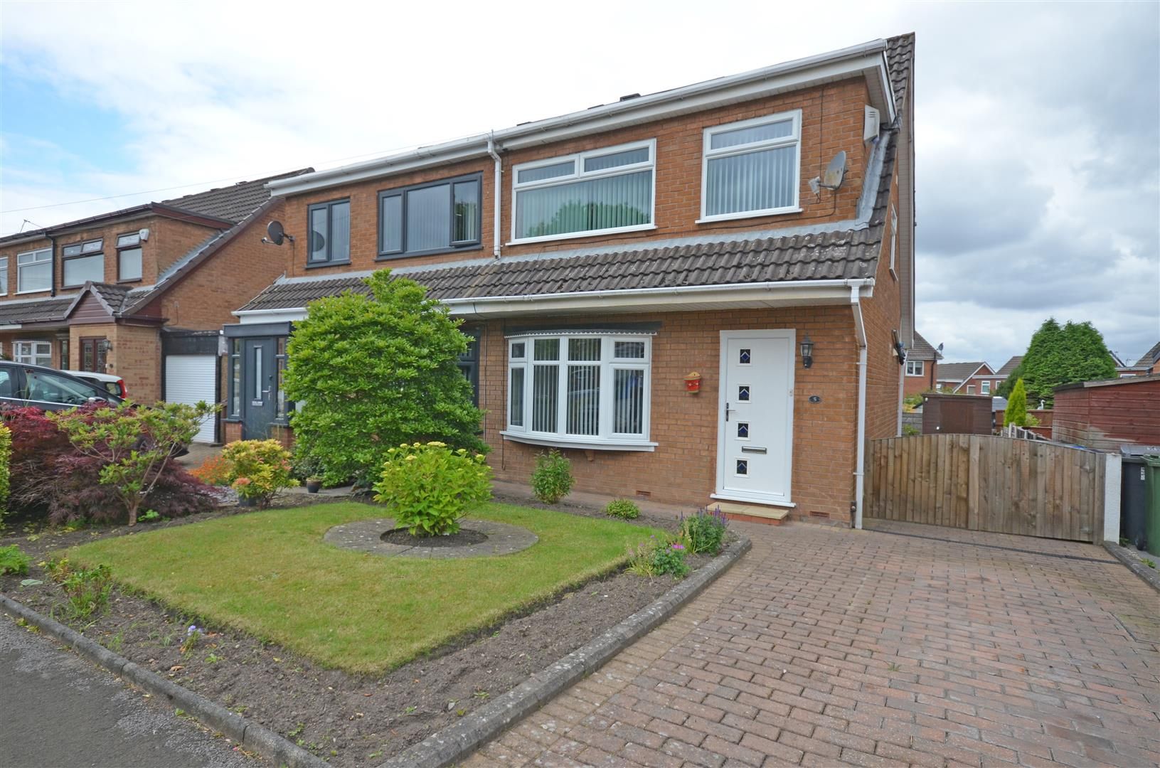 3 bed semidetached house for sale in Angel Close, Dukinfield SK16 Zoopla