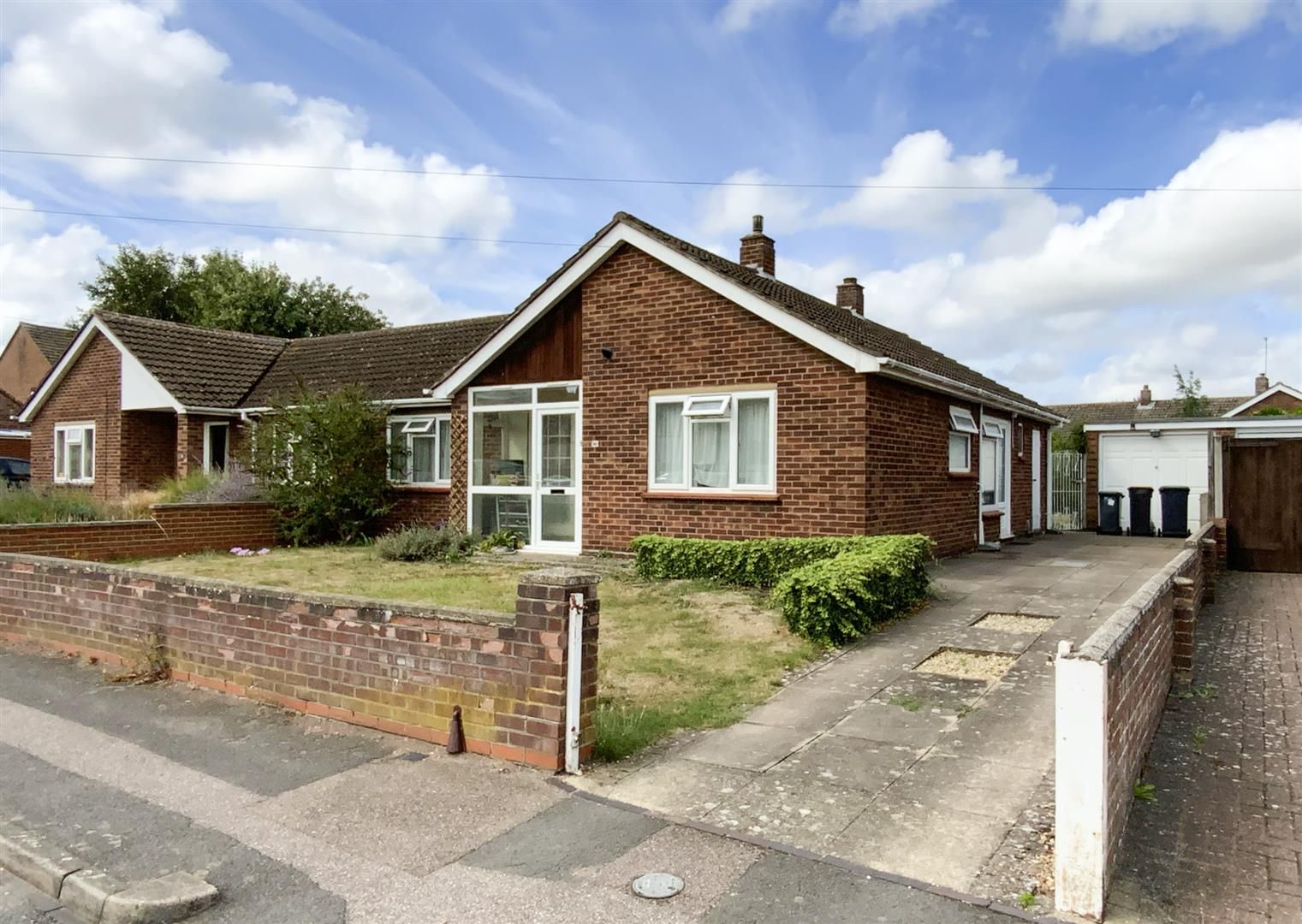 3 bed semidetached bungalow for sale in Bowhill, Bedford MK41 Zoopla