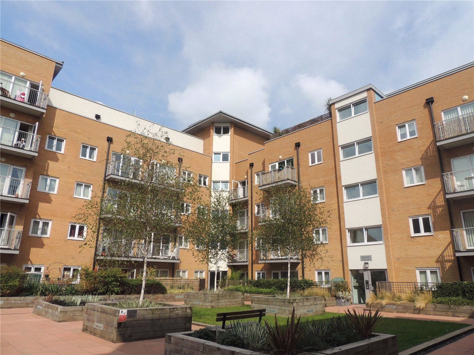 2 bed flat to rent in Peebles Court, 21 Whitestone Way, Croydon CR0
