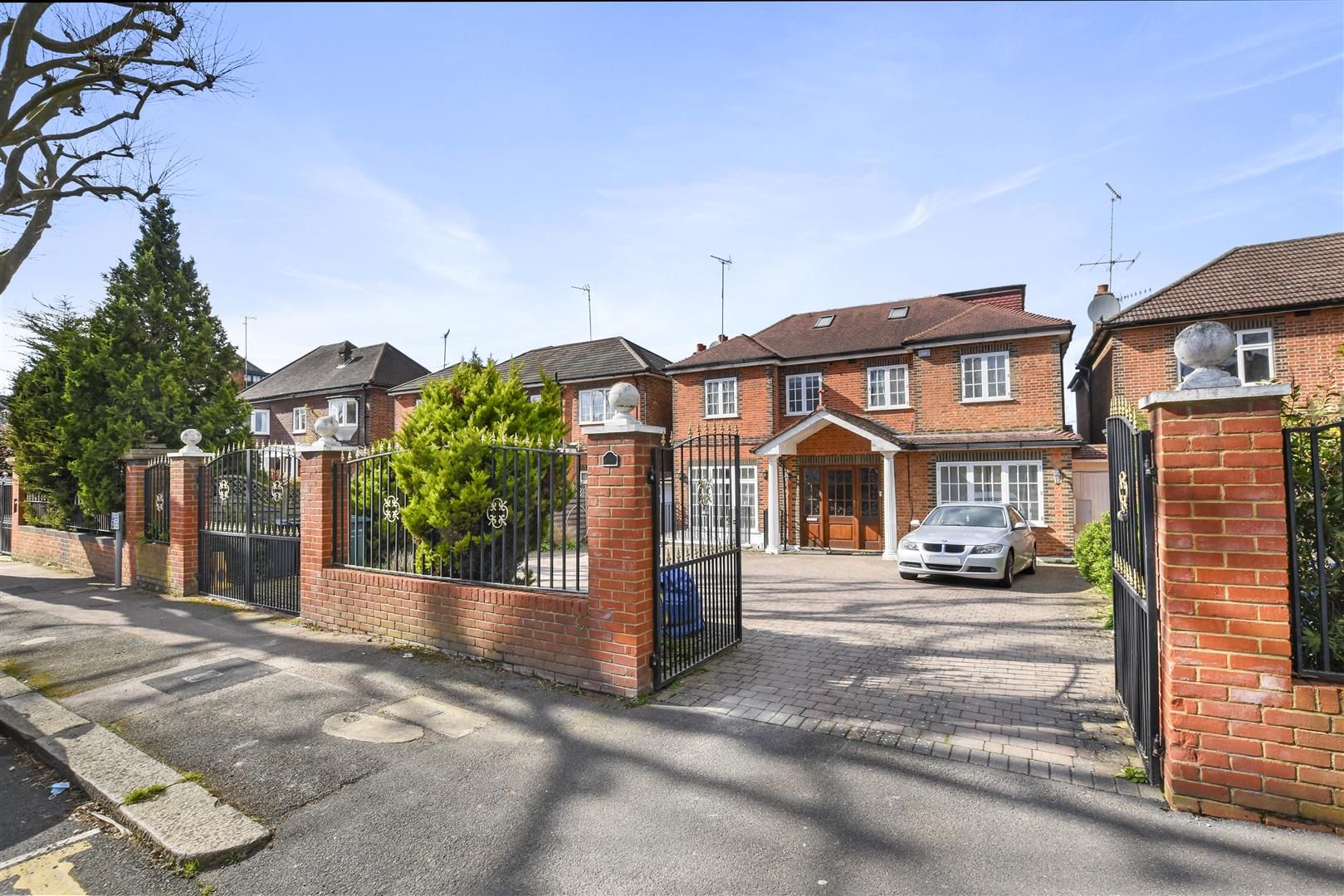 11 bed detached house for sale in Dollis Avenue, Finchley, London N3