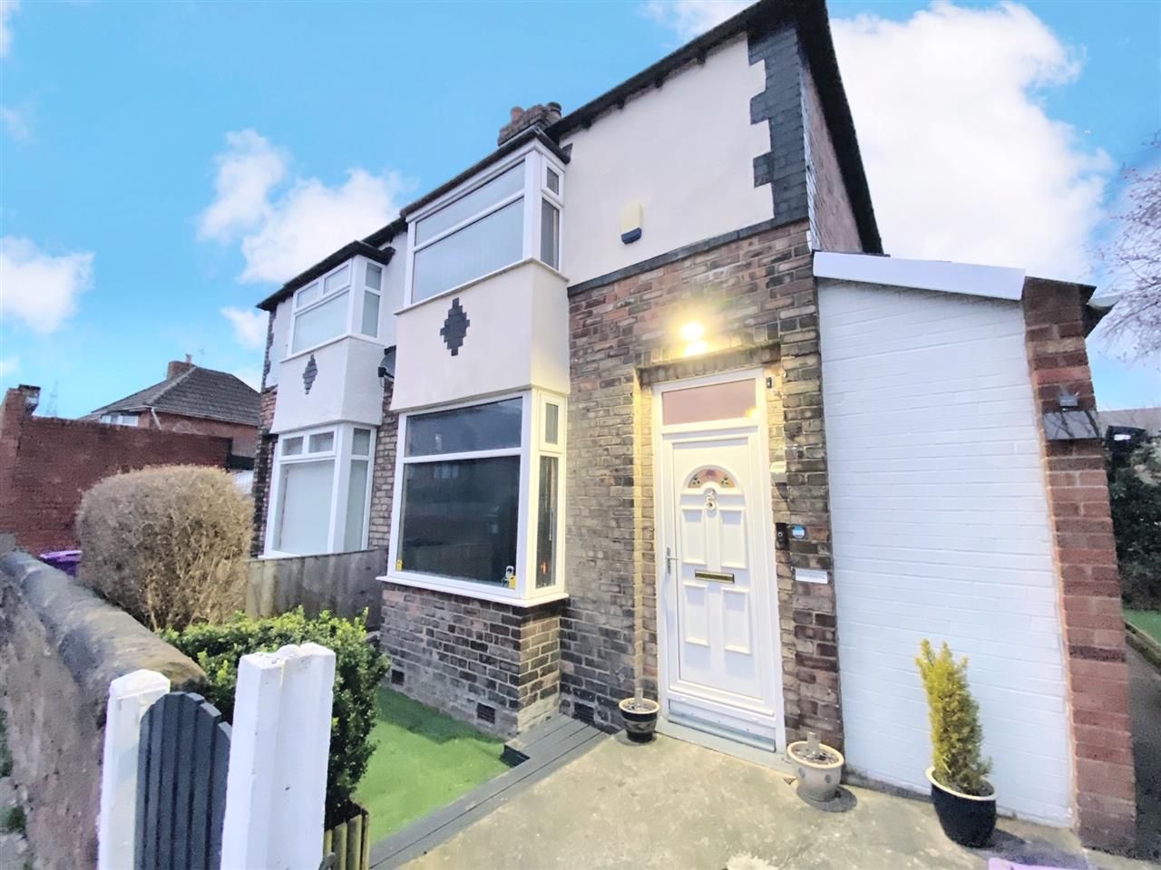 3 bed semidetached house for sale in Tynwald Hill, Stoneycroft