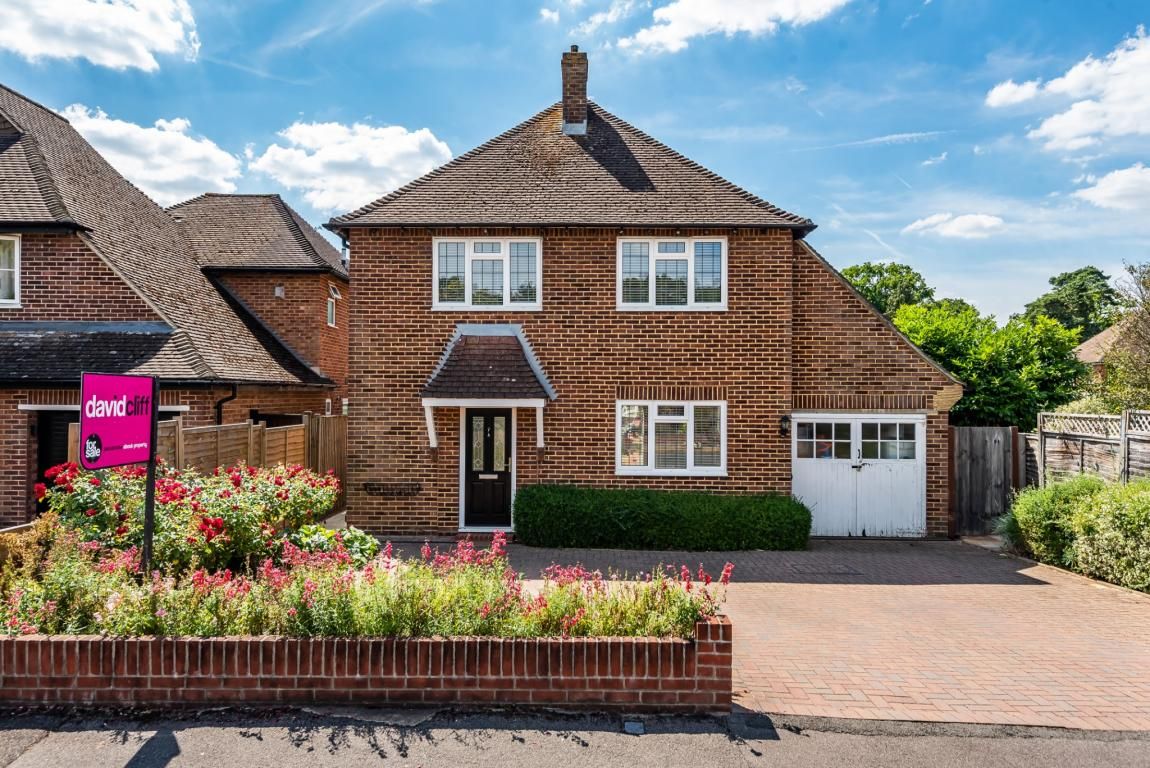 3 bed detached house for sale in Priest Avenue, Wokingham RG40 Zoopla