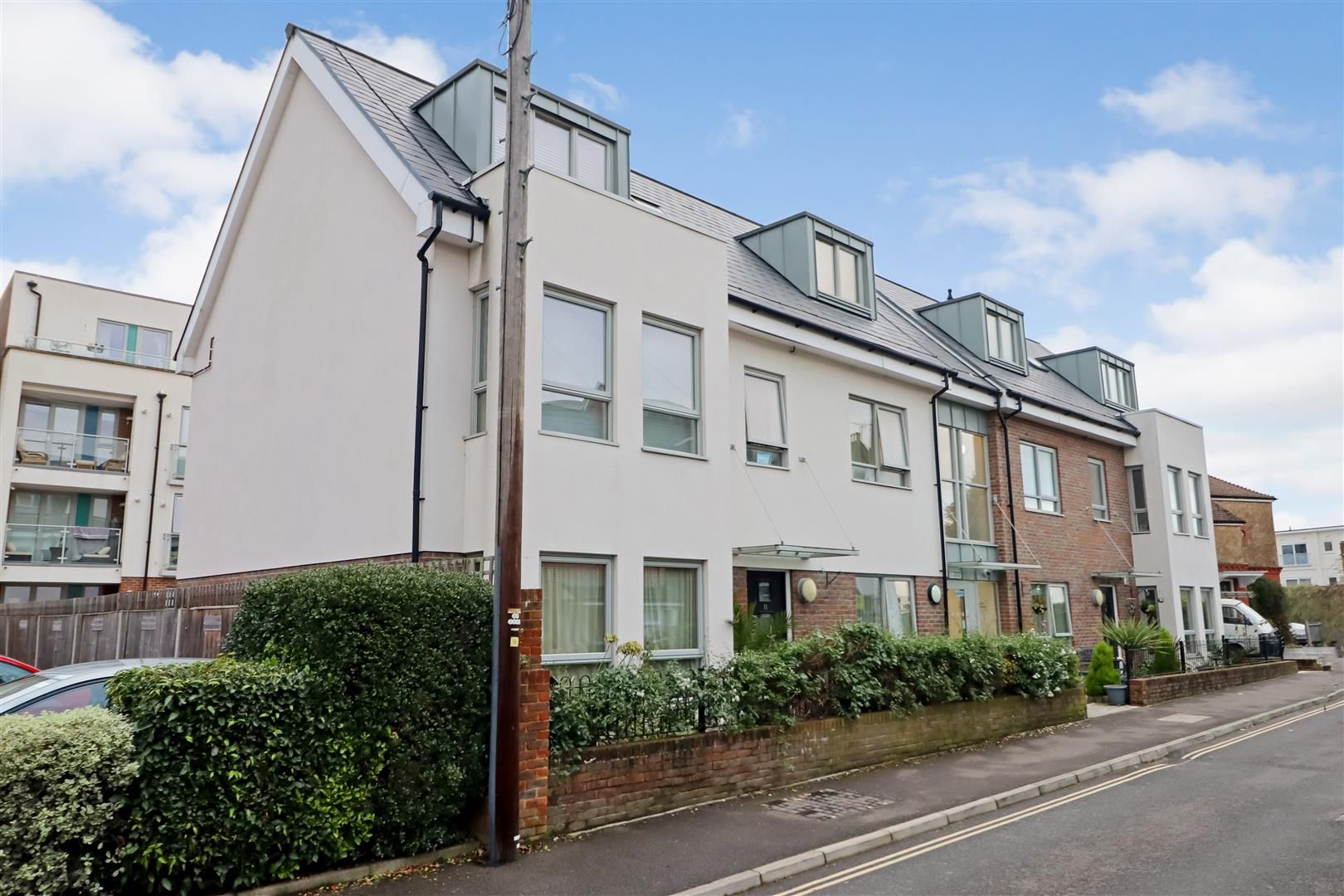 2 bed flat for sale in Denne Parade, Horsham RH12 Zoopla