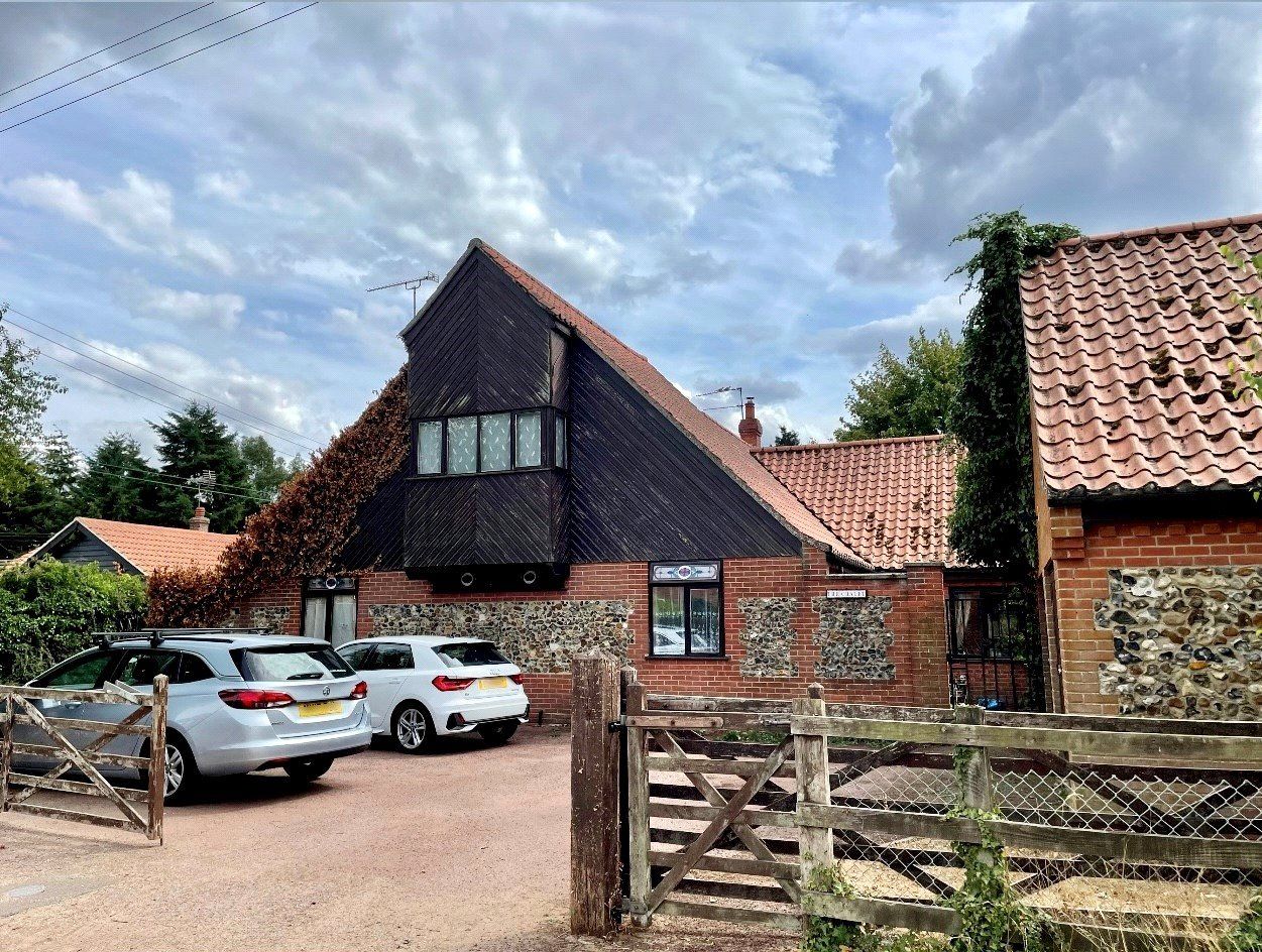 4 bed bungalow for sale in West Park Farm Close, Ickburgh, Thetford