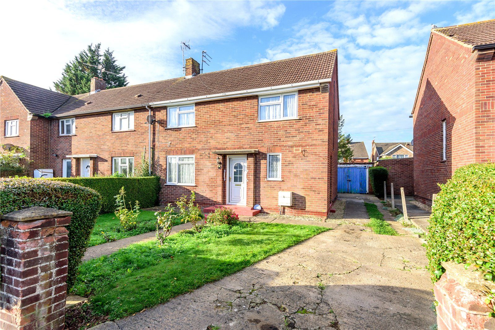 3 bed end terrace house for sale in Atlee Crescent, Swindon, Wiltshire