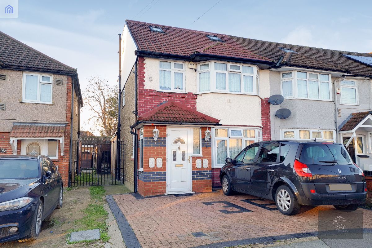 4 bed end terrace house for sale in Berkeley Avenue, Cranford TW4 Zoopla
