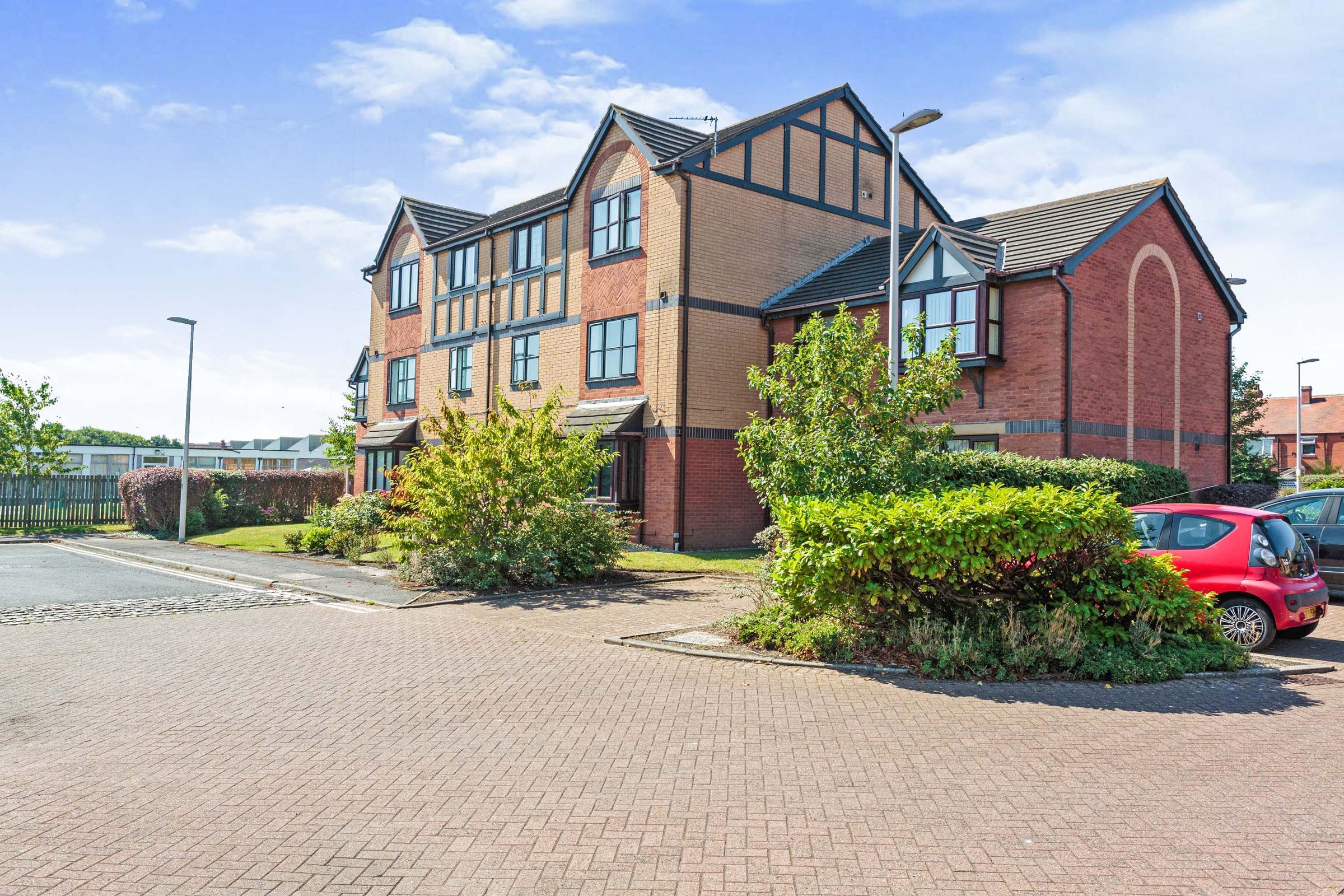 1 bed flat for sale in Thornhill Close, Blackpool, Lancashire FY4 Zoopla