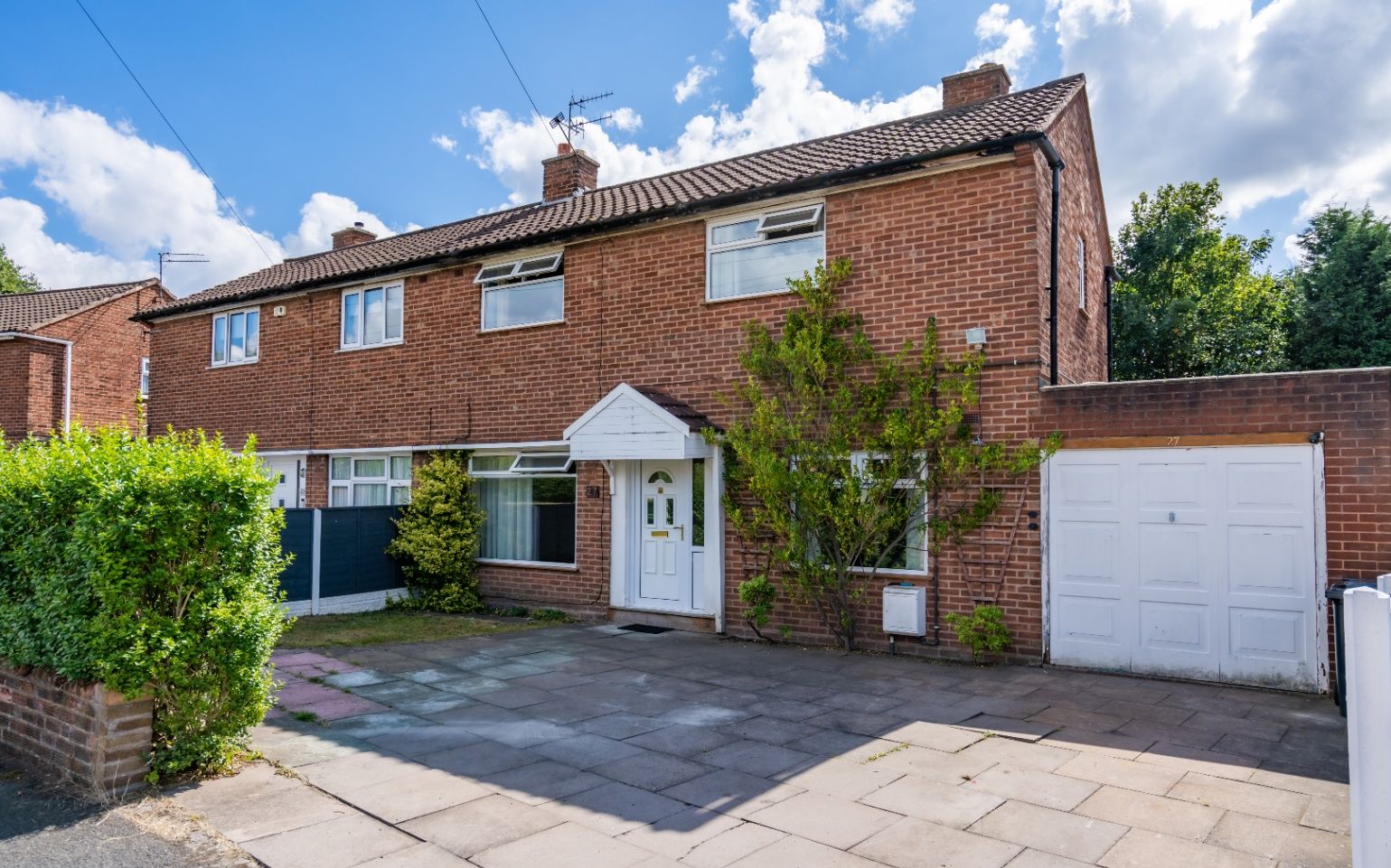 3 bed semidetached house for sale in Gads Green Crescent, Dudley DY2