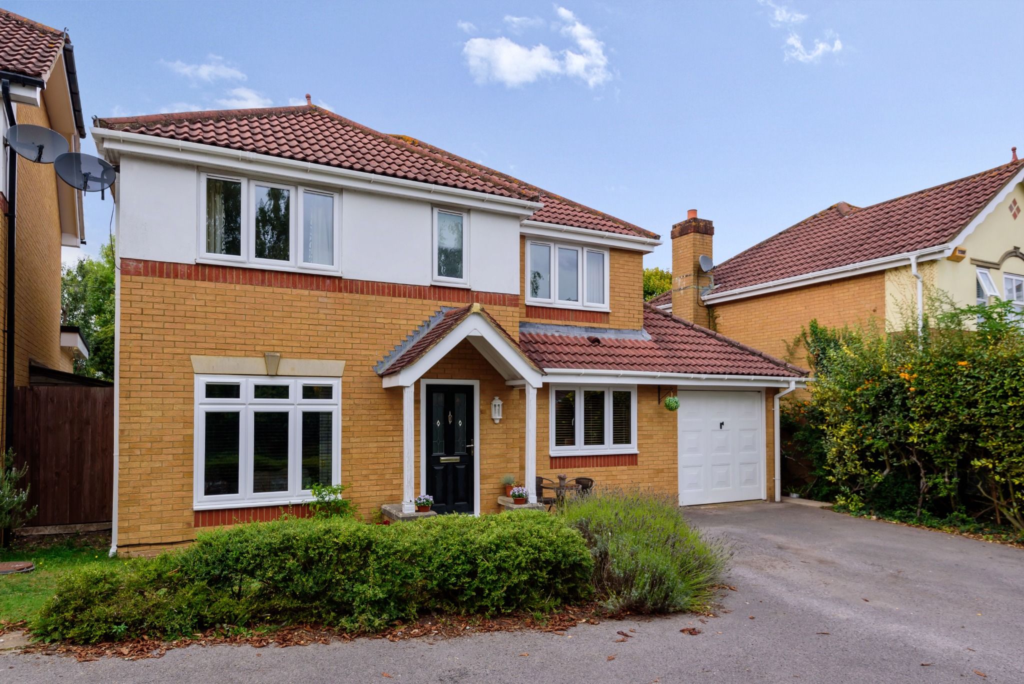 4 bed detached house for sale in Beaumaris Close, Andover SP10 Zoopla