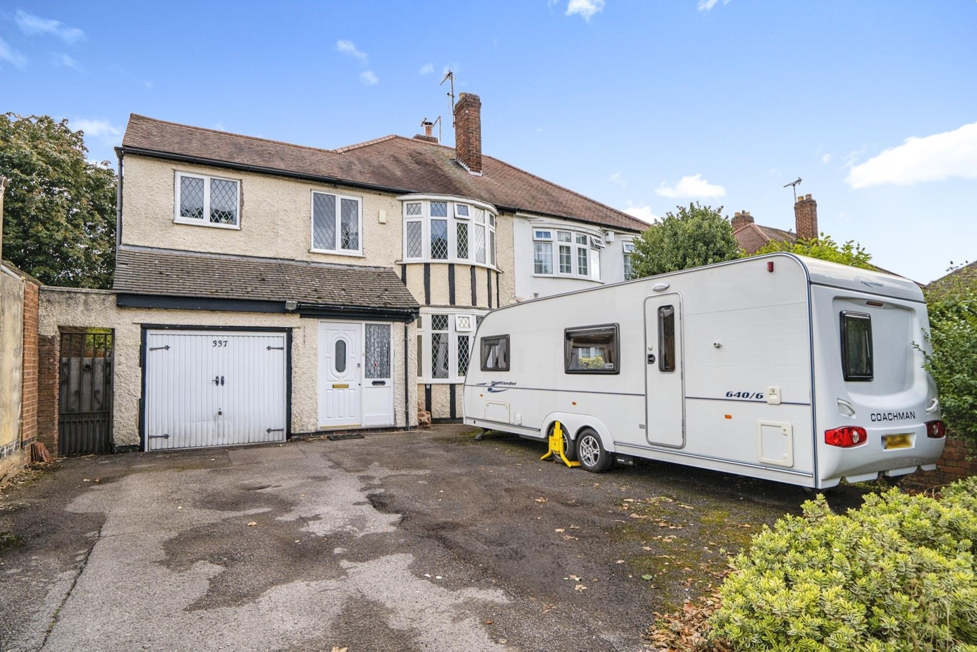 4 bed semidetached house for sale in Thurcaston Road, Leicester LE4