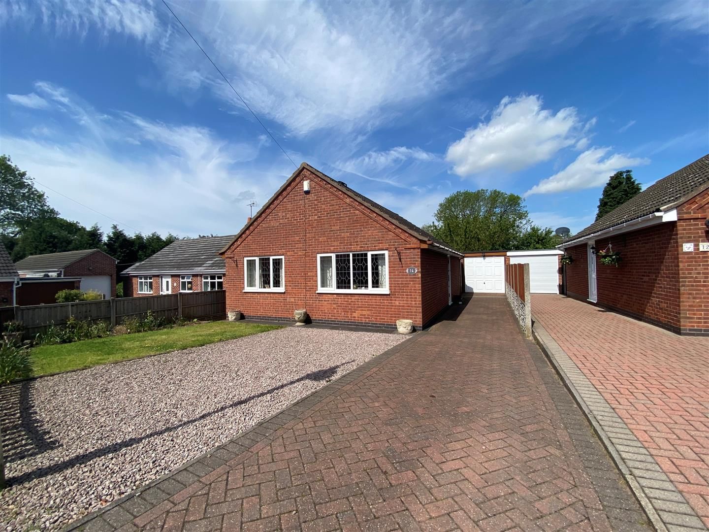 2 bed detached bungalow for sale in Buckley Close, Measham, Swadlincote