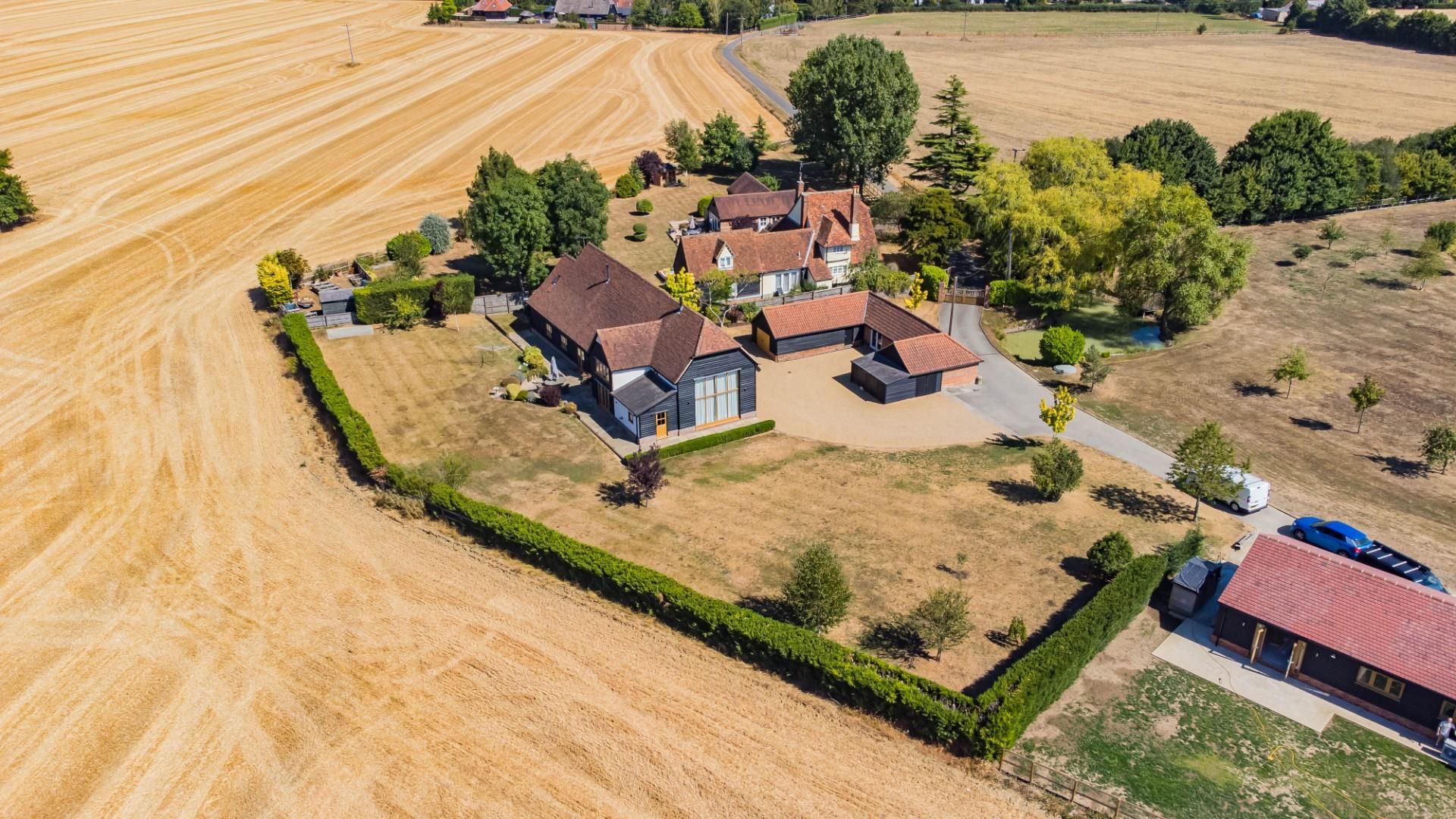5 bed barn conversion for sale in Bacon End, Dunmow CM6 Zoopla