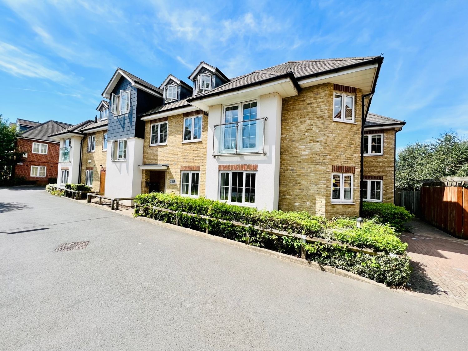2 bed flat to rent in Stoneylands Road, Egham, Surrey TW20 Zoopla
