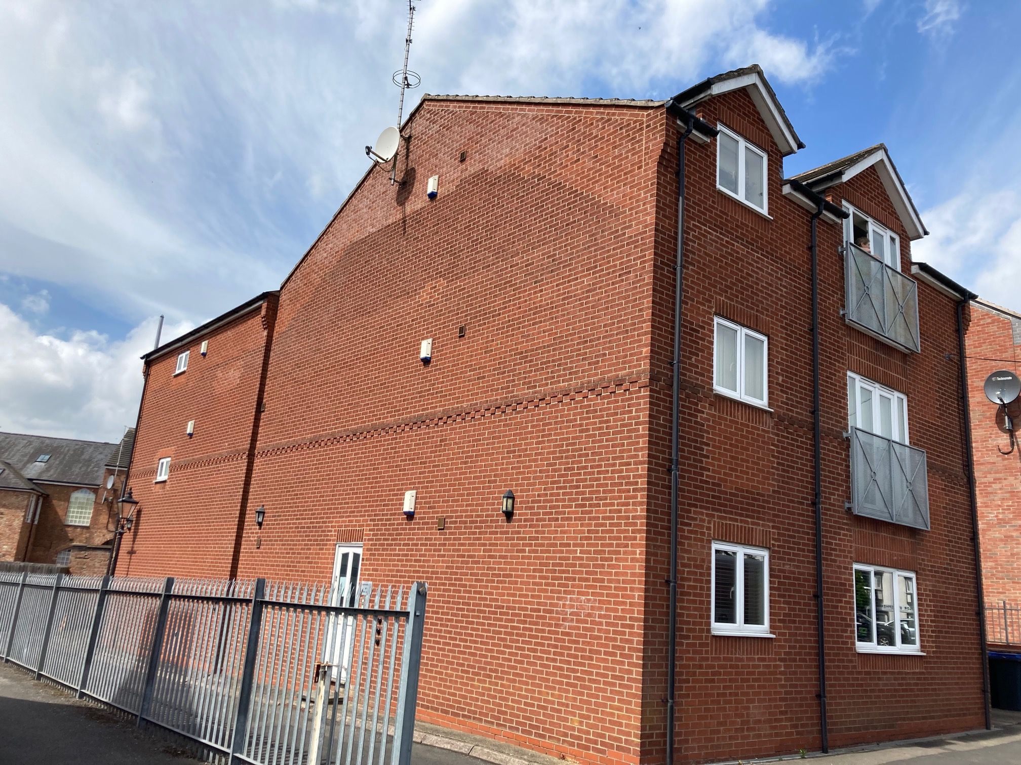 1 bed flat for sale in The Lawns, Hinckley LE10 Zoopla