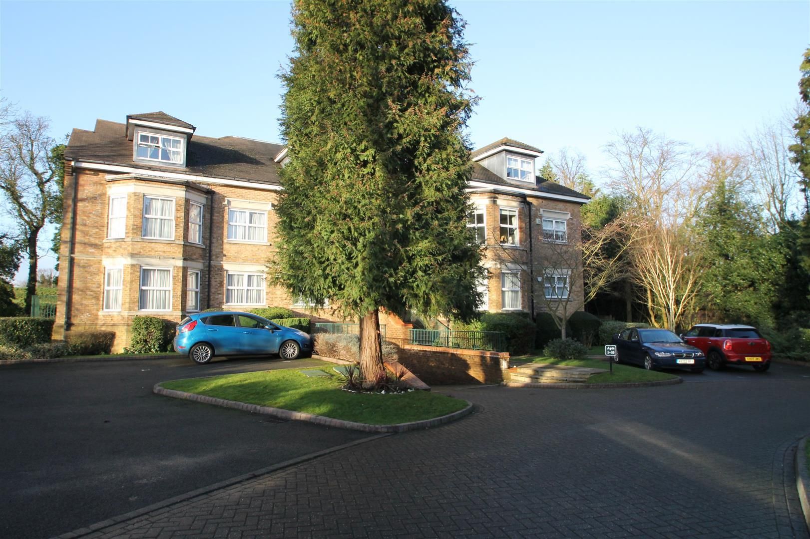 2 bed flat for sale in The Laurels, Magpie Hall Road, Bushey Heath WD23 Zoopla
