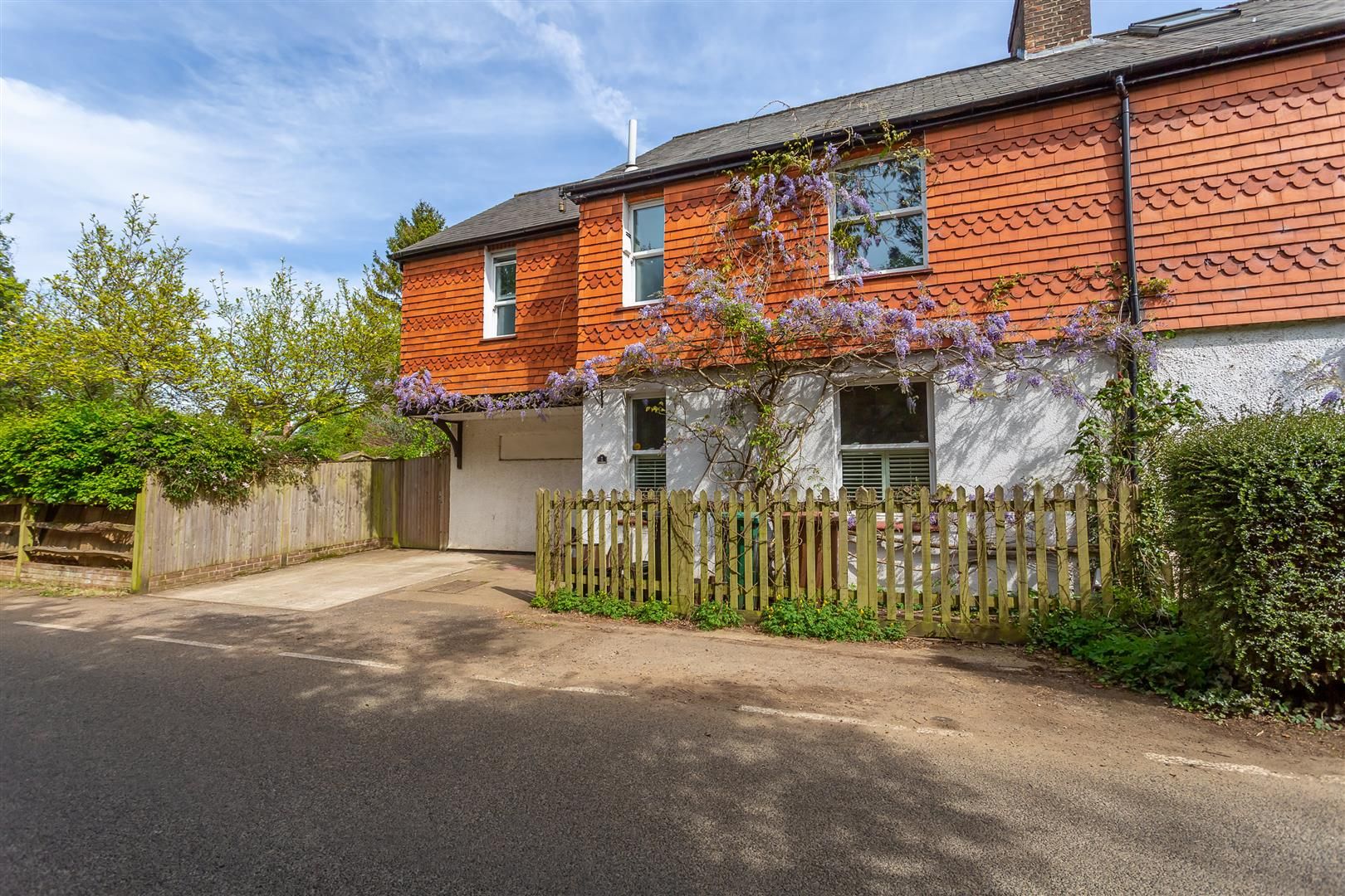 3 bed semidetached house for sale in How Lane, Chipstead, Coulsdon CR5