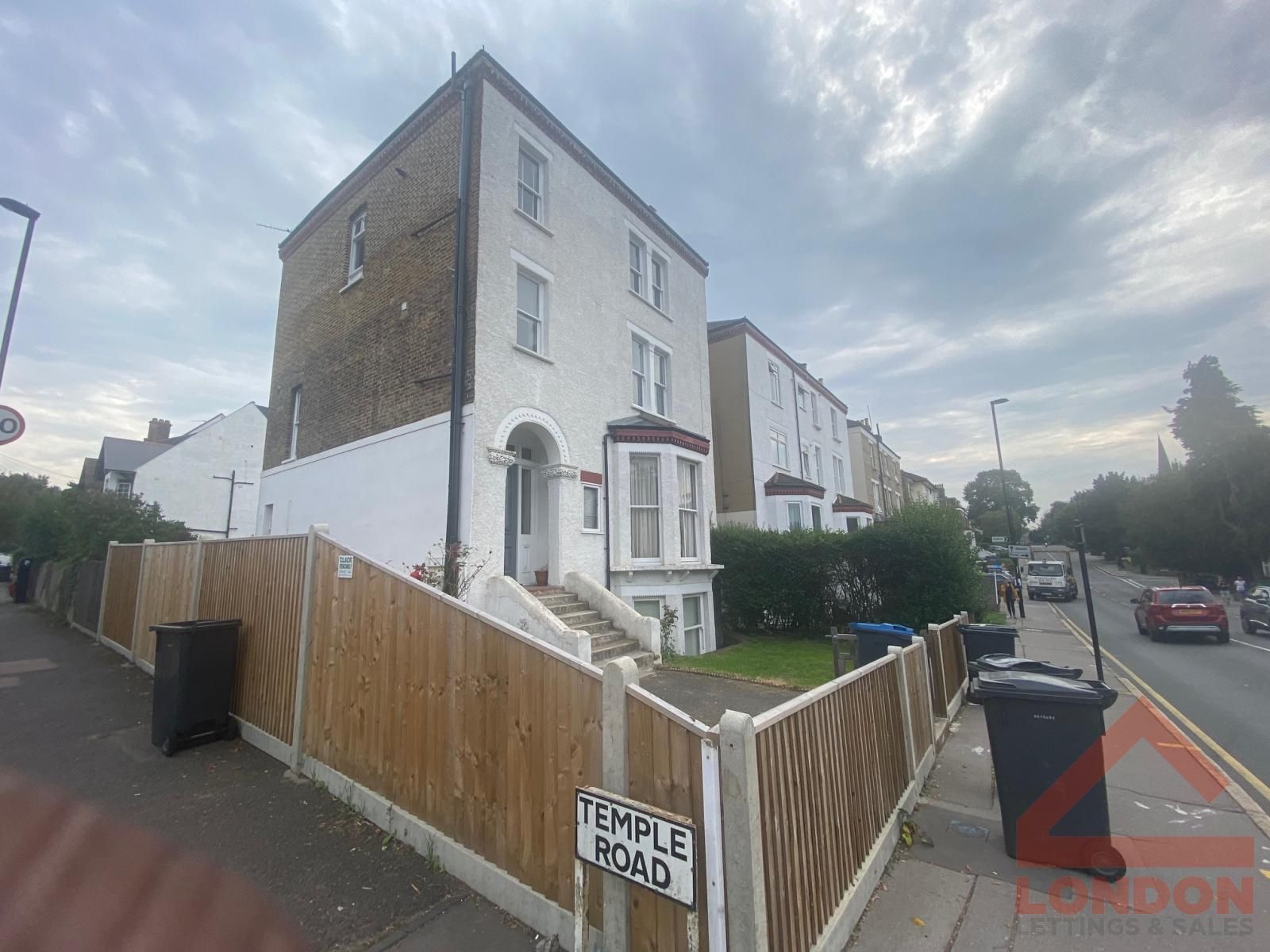 Room to rent in St. Peters Road, Croydon CR0 Zoopla
