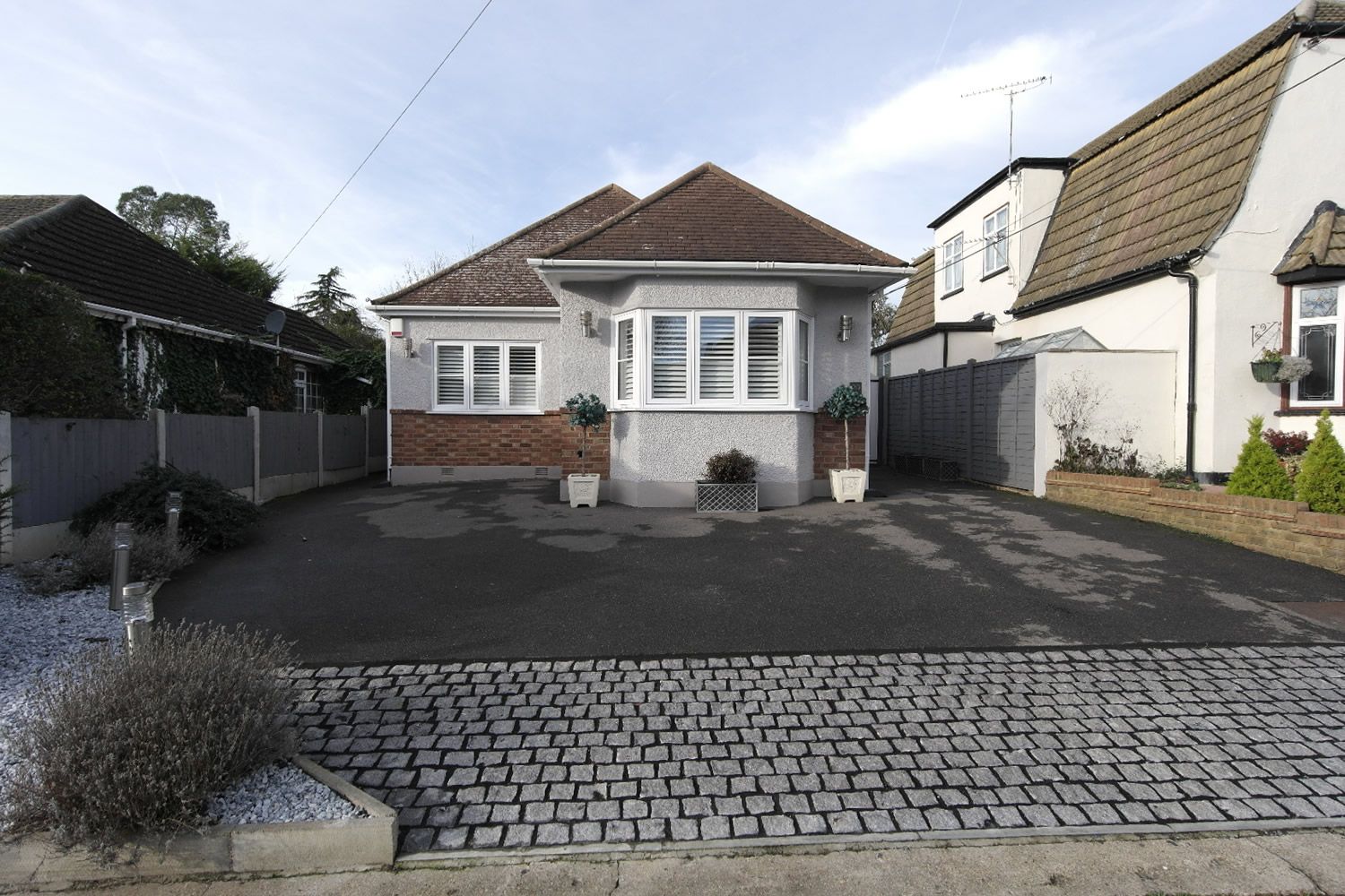 2 bed bungalow for sale in Cranham Gardens, Upminster, Essex RM14 Zoopla