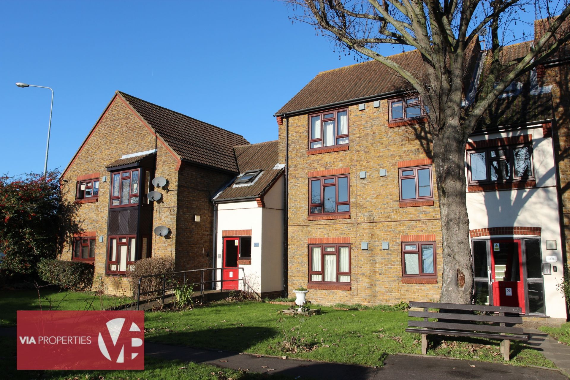 2 bed flat to rent in Cumberland Court, Hoddesdon EN11 Zoopla