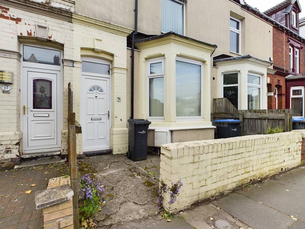 4 bed terraced house for sale in Westbourne Grove, North Ormesby