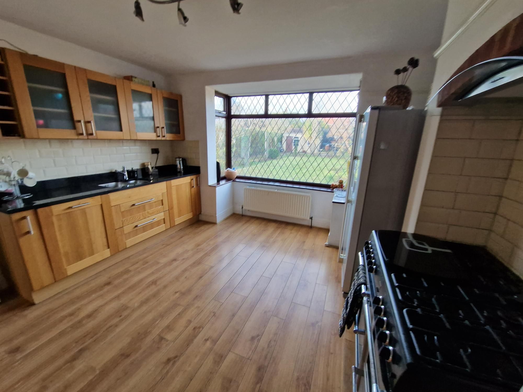 4 bed property to rent in Tenter Balk Lane, AdwickLeStreet, Doncaster