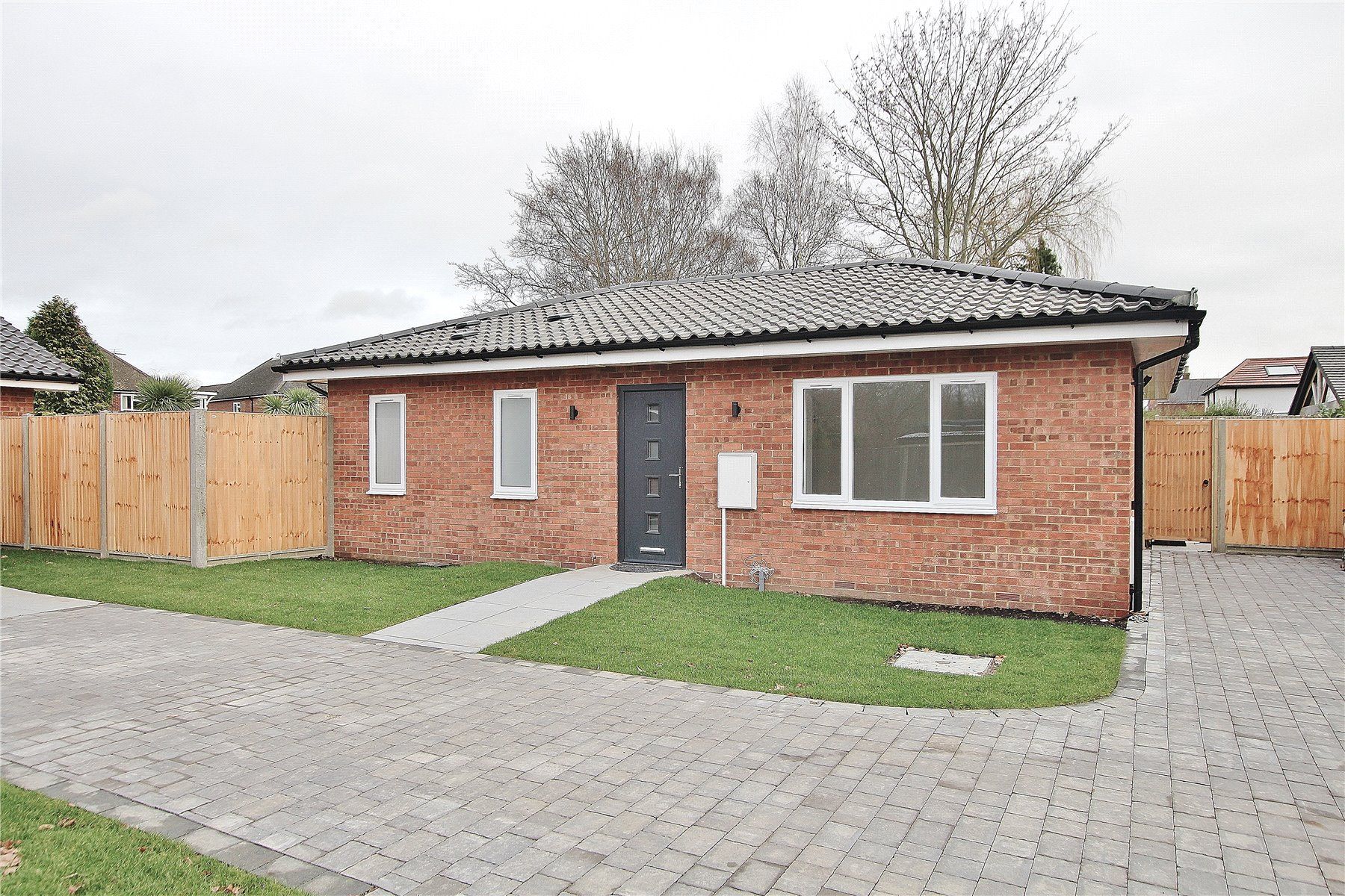 New home, 2 bed bungalow for sale in Knaphill, Woking, Surrey GU21 Zoopla