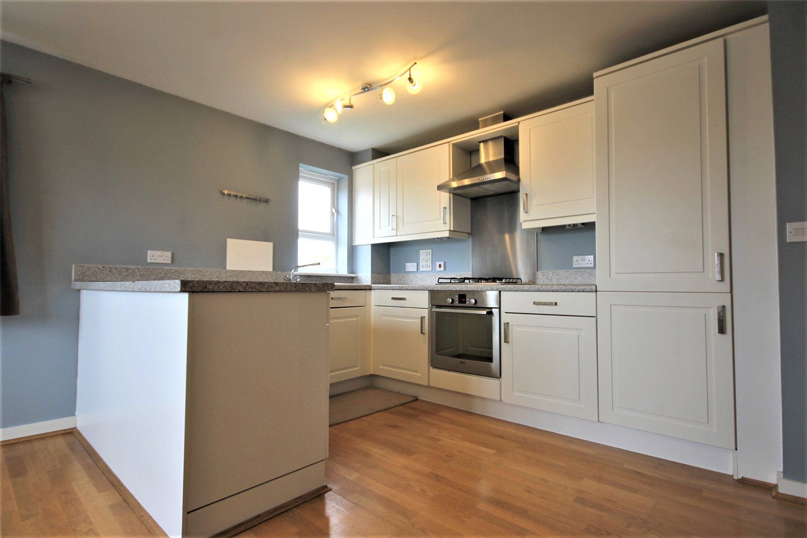 1 bed flat to rent in Phoenix Court, Chertsey Road, Feltham, Middlesex