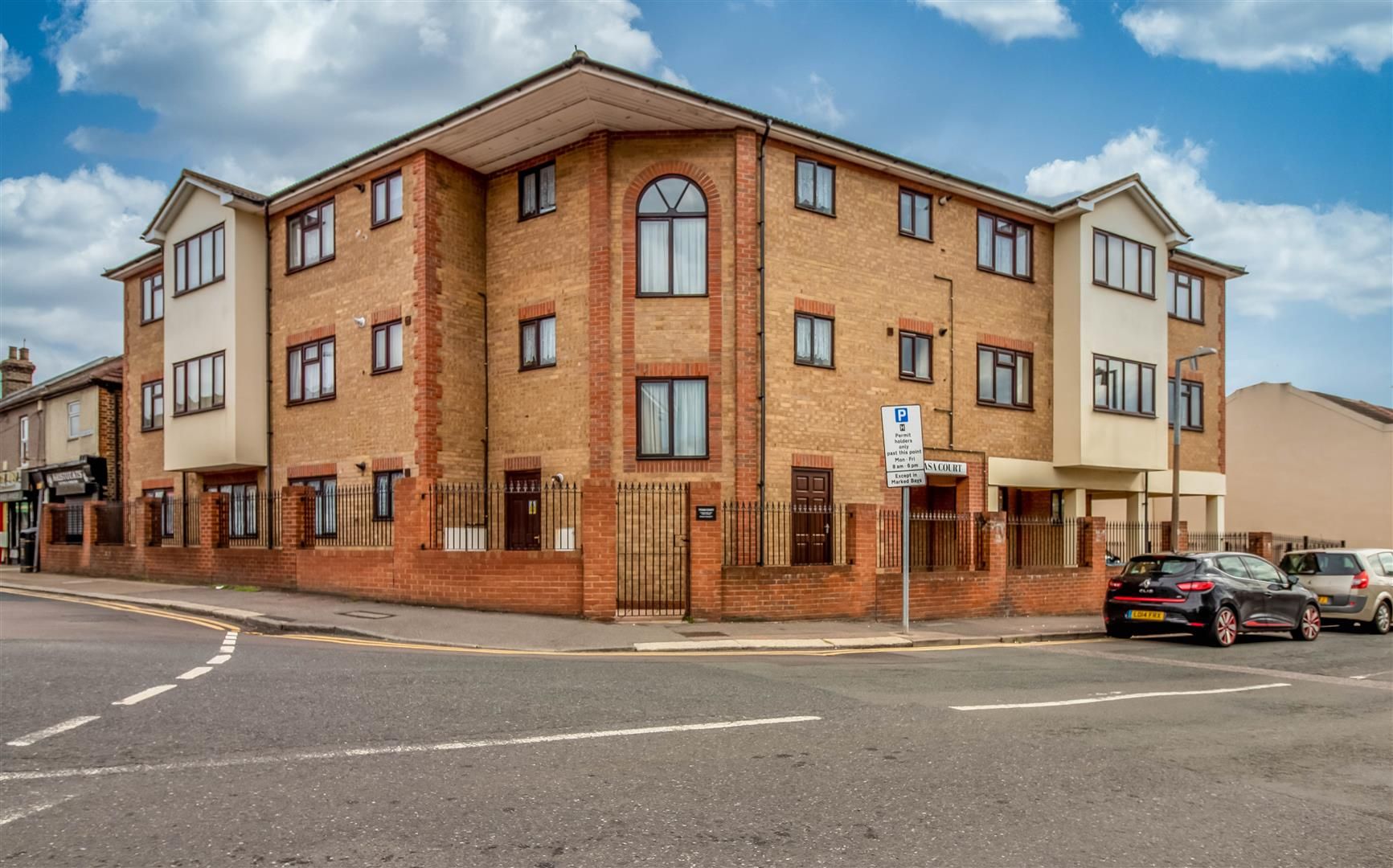 1 bed flat for sale in Gipsy Lane, Grays RM17 Zoopla