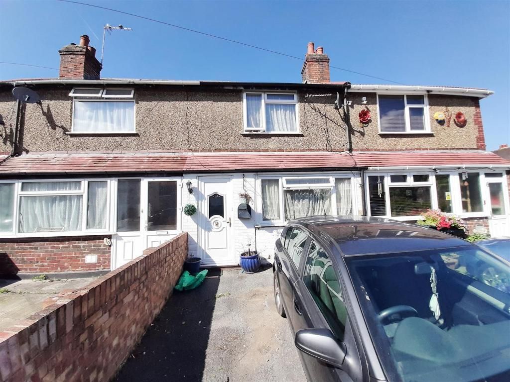 2 bed semidetached house for sale in Woodstock Gardens, Hayes