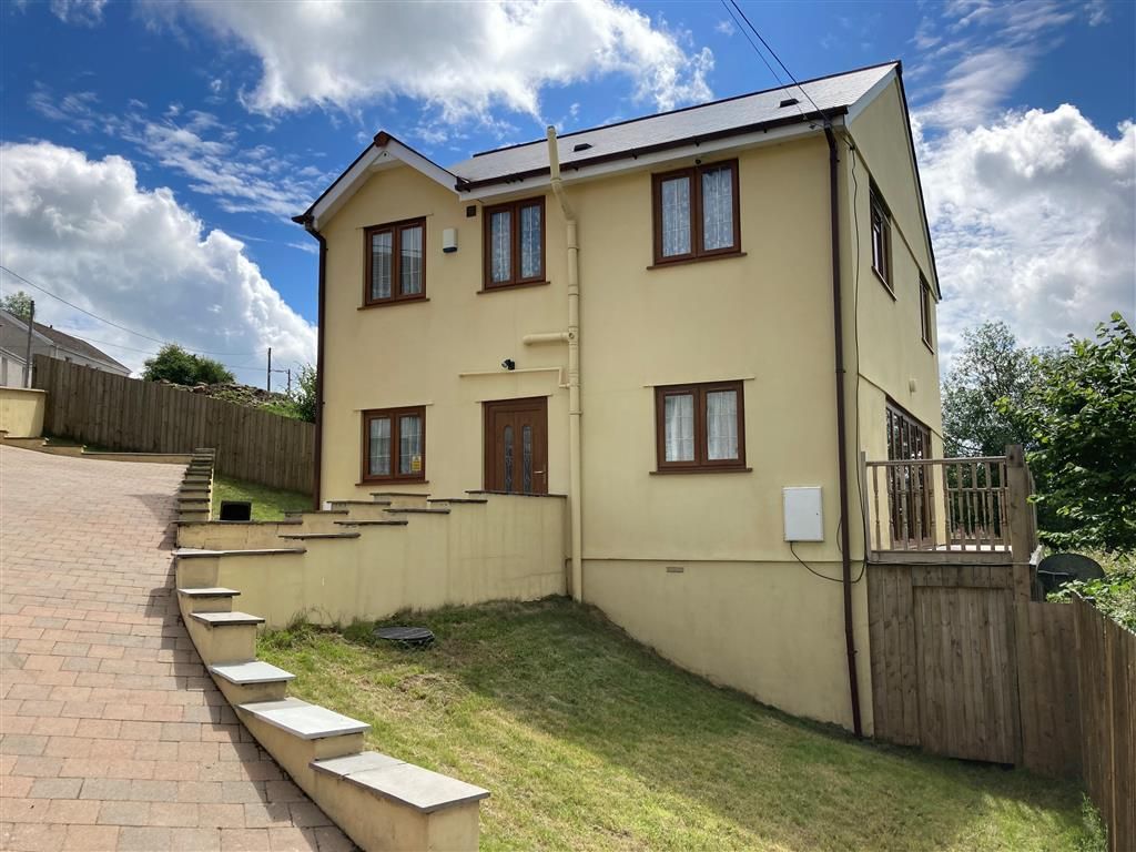 4 bed detached house to rent in Moriah Street, Bedlinog, Treharris CF46