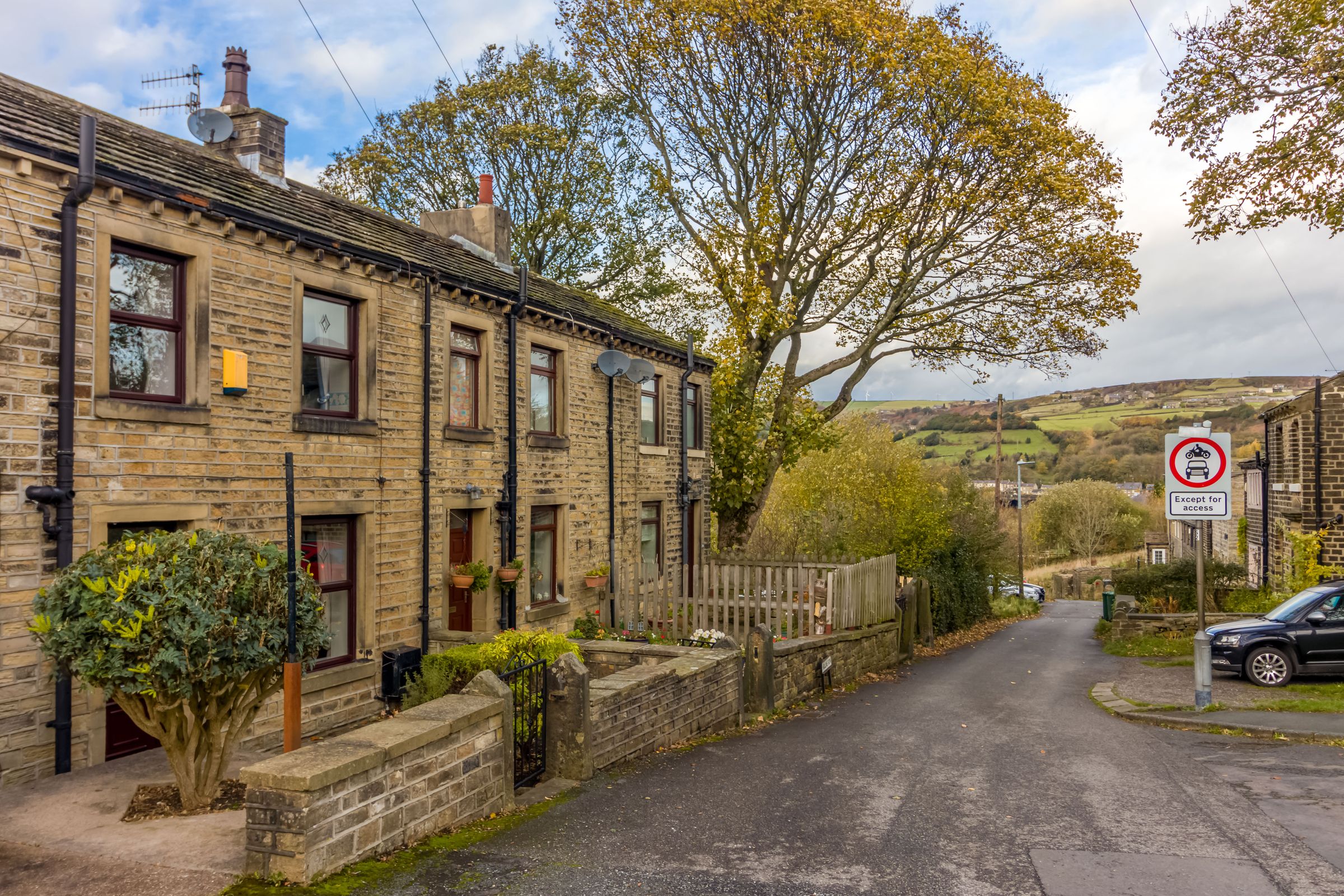 2 bed cottage for sale in Hollins Row, Slaithwaite, Huddersfield HD7