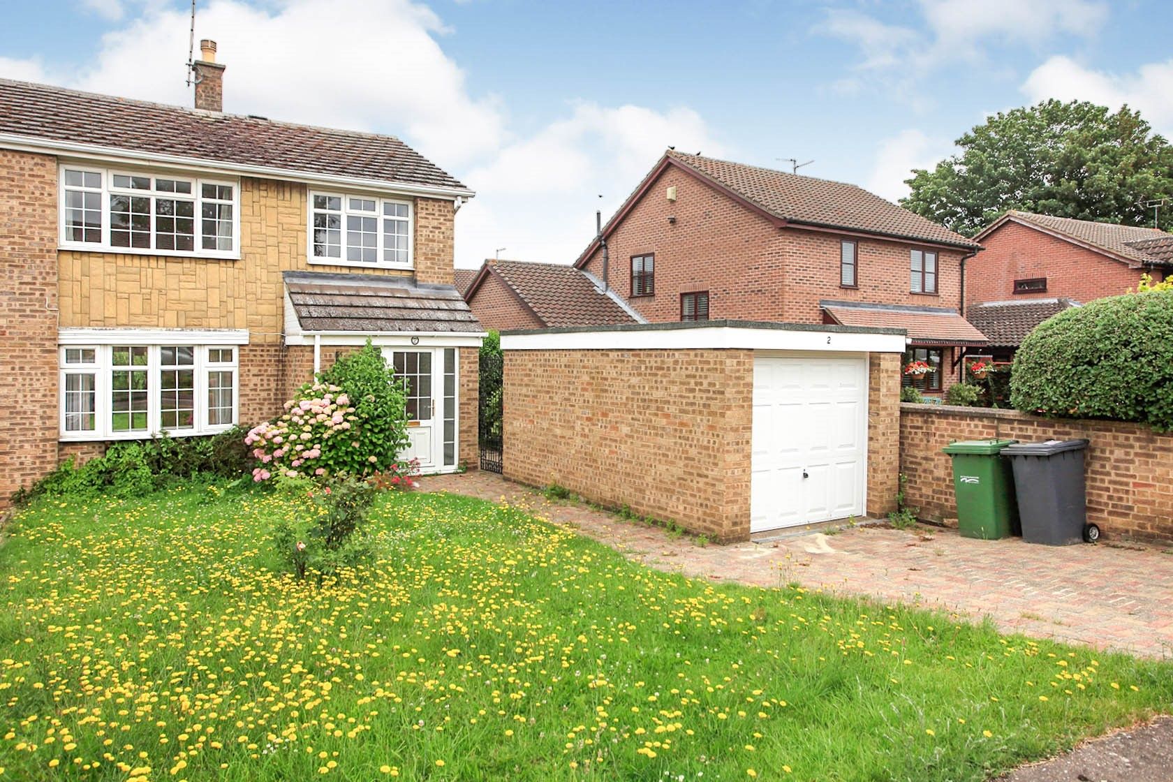 3 bed semidetached house for sale in Ridgeway, Stanground