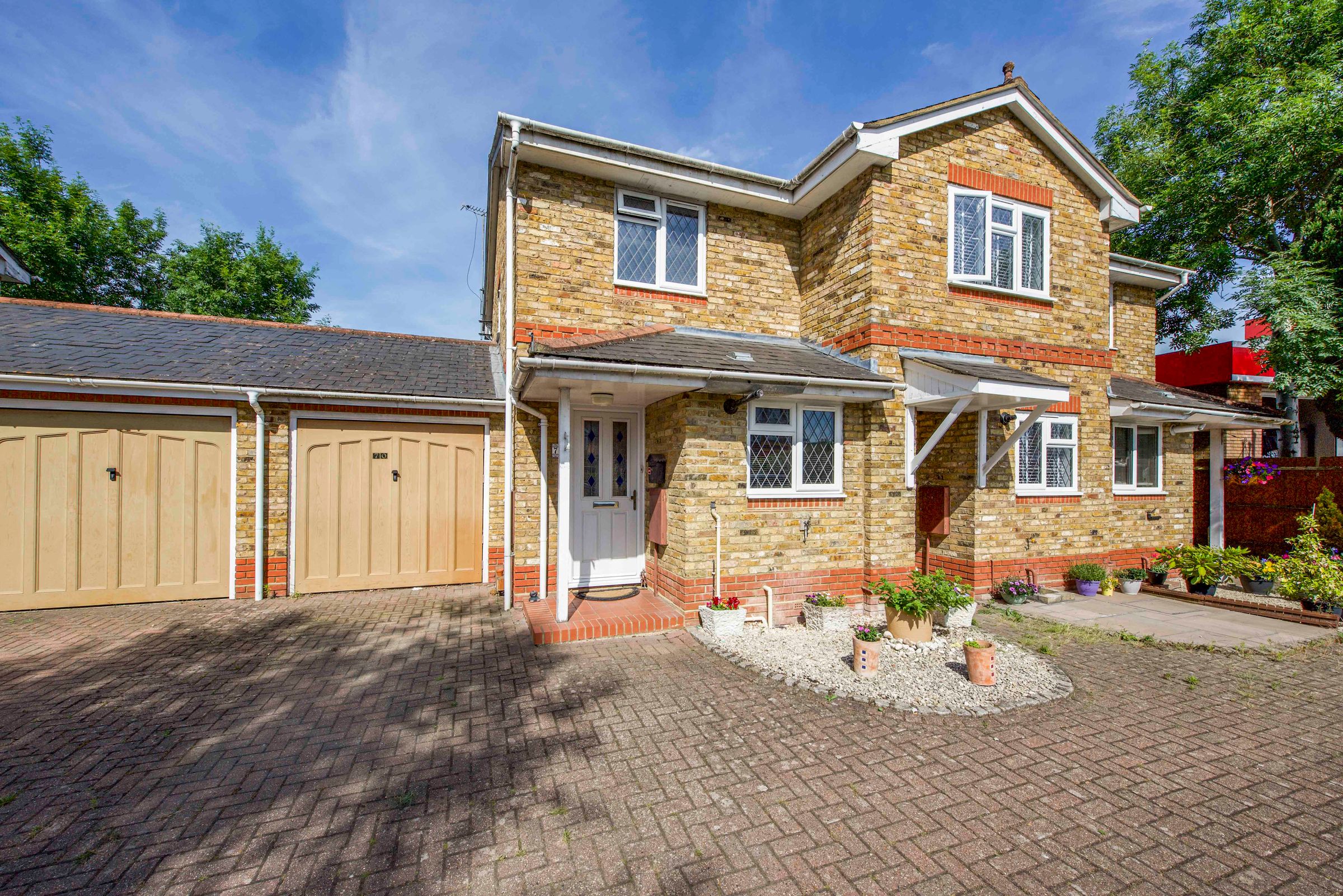 2 bed semidetached house for sale in Oxford Road, New Denham, Uxbridge