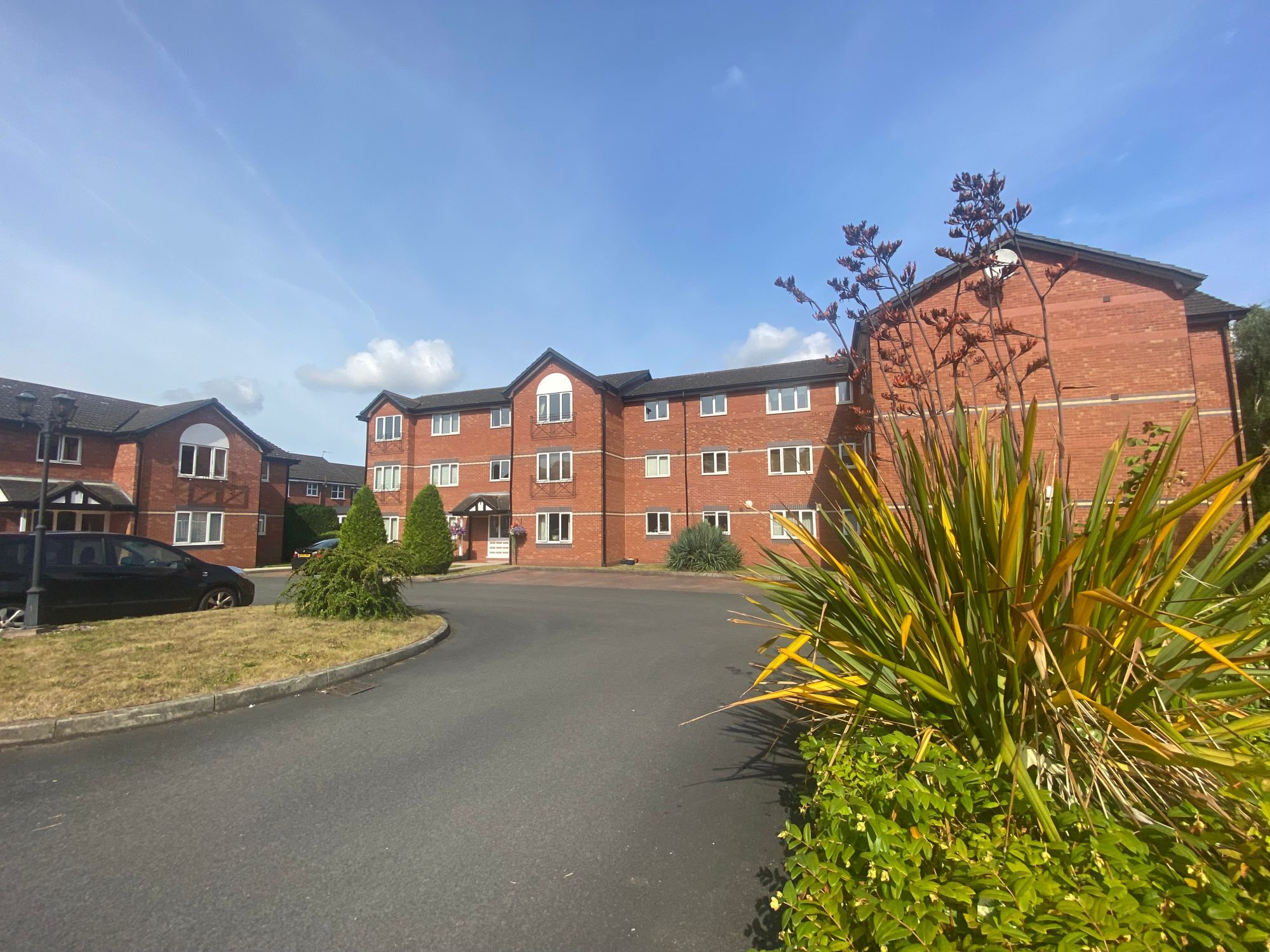 2 bed flat to rent in Old School Court, Eccles M30 Zoopla