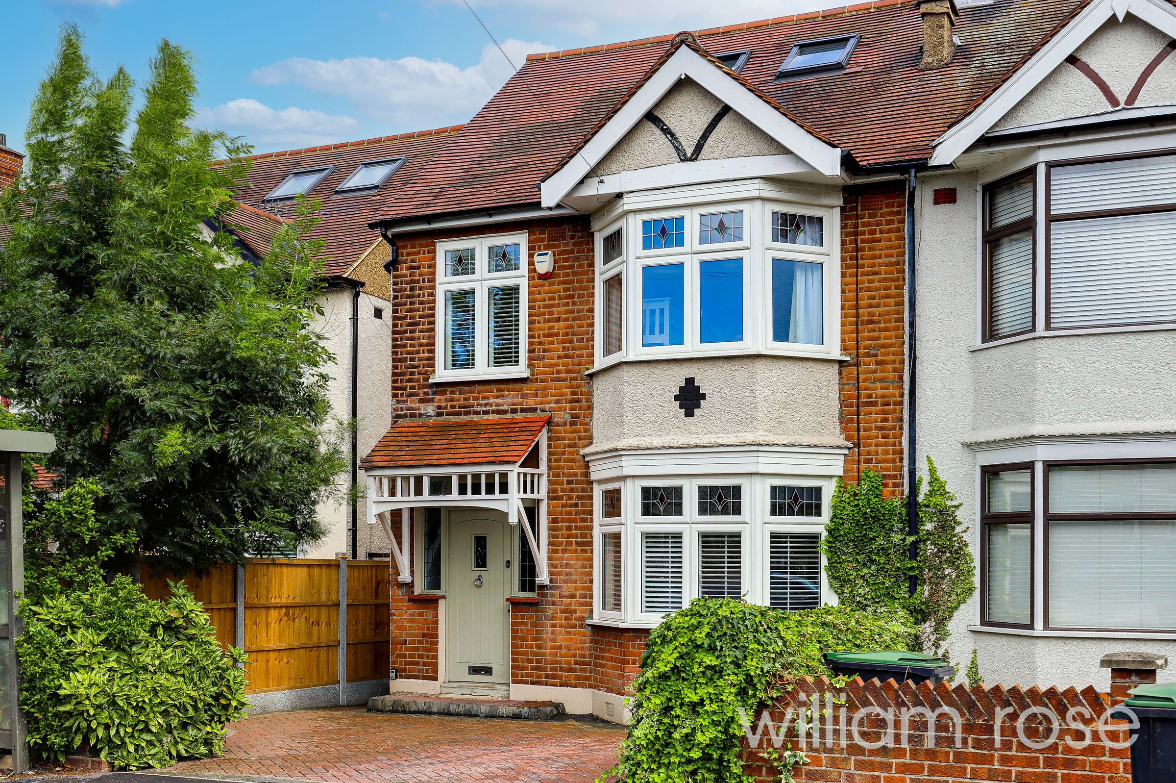 4 bed semidetached house for sale in Buckhurst Way, Buckhurst Hill IG9