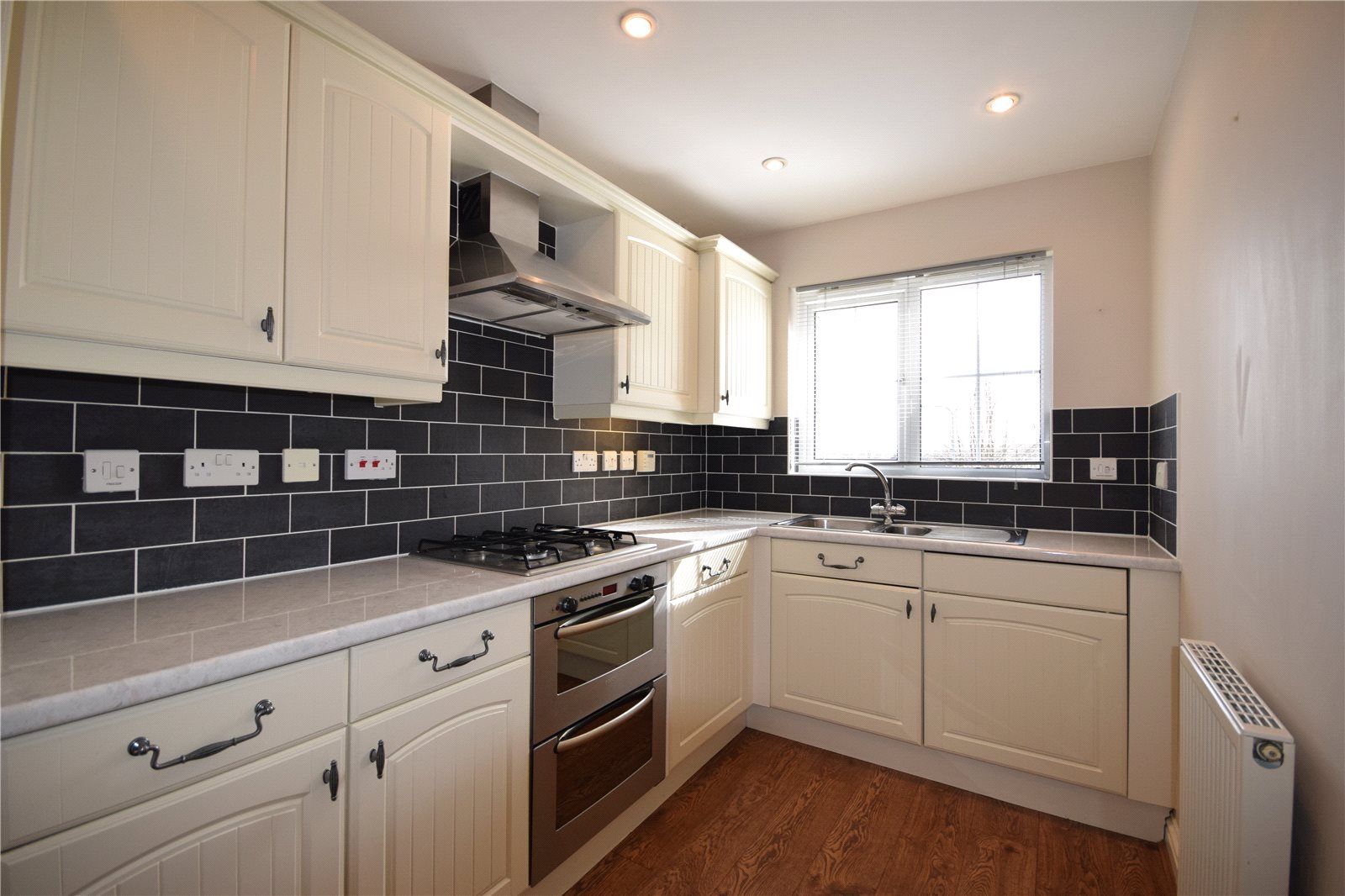 2 bed semidetached house to rent in Smalley Close, Wokingham