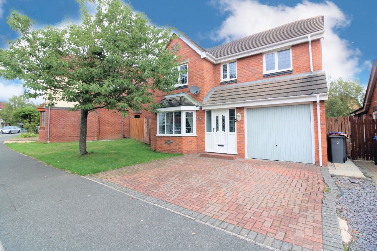 4 bed detached house for sale in Plovers Way, Herons Reach FY3 Zoopla