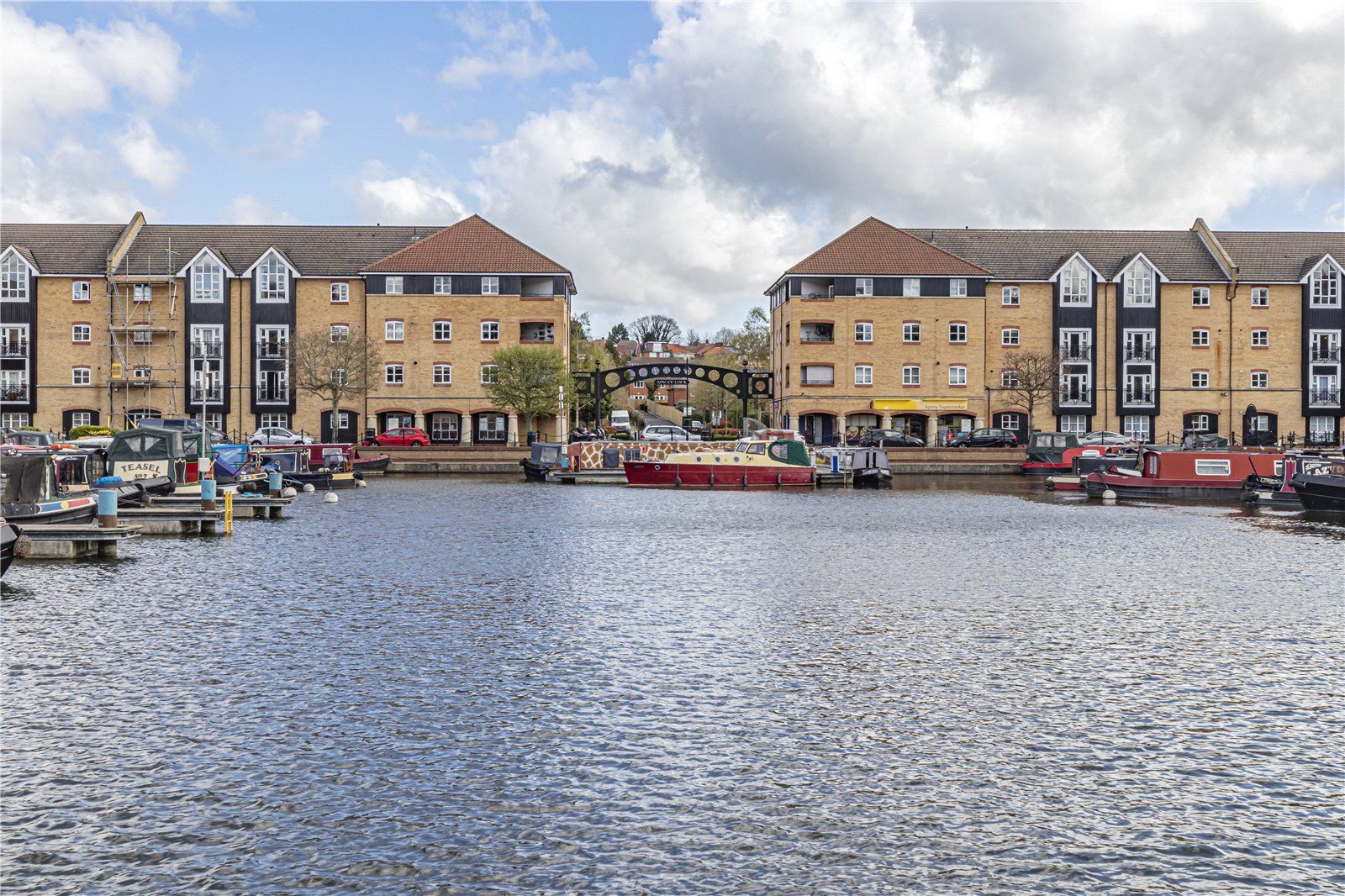 2 bed flat for sale in Evans Wharf, Apsley Lock, Hemel Hempstead