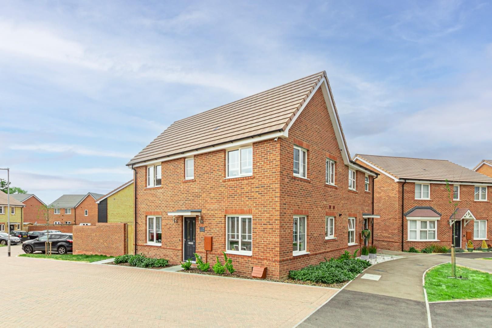 3 bed semidetached house for sale in Rutherford Crescent, Leighton