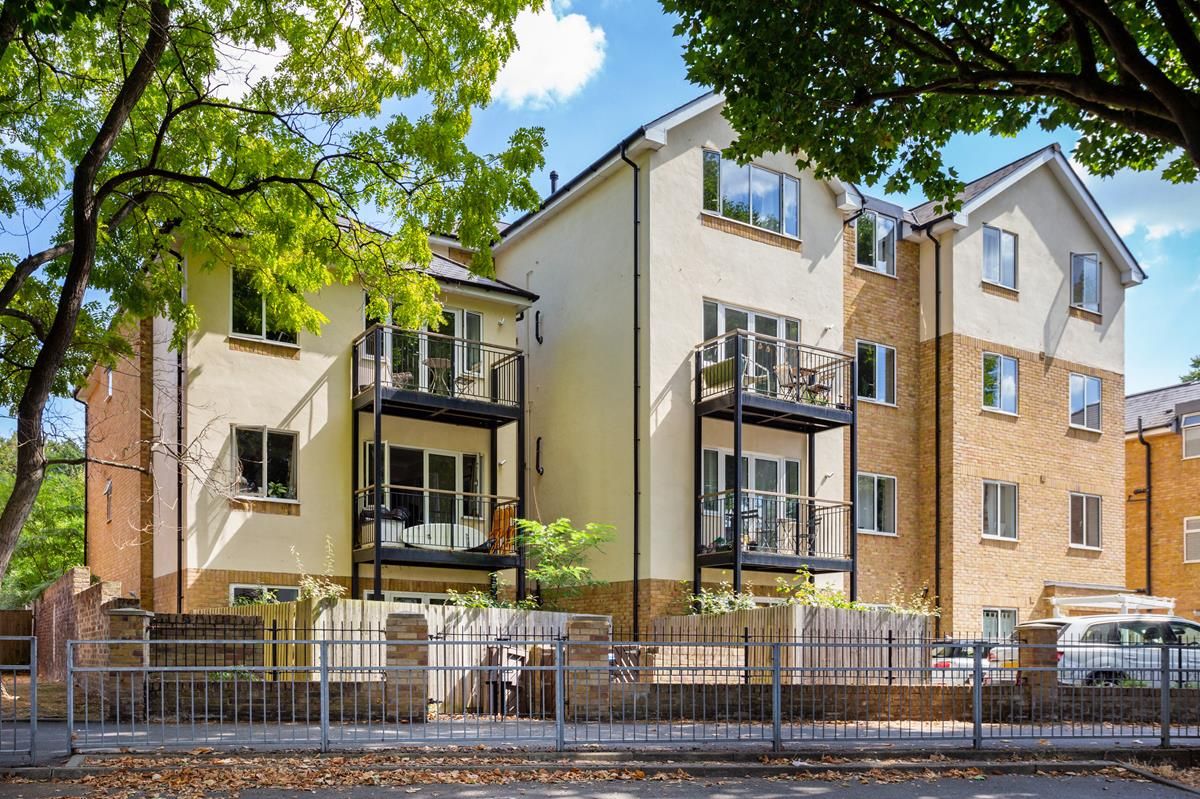 1 bed flat to rent in Nevis Court, Maple Road KT6 Zoopla